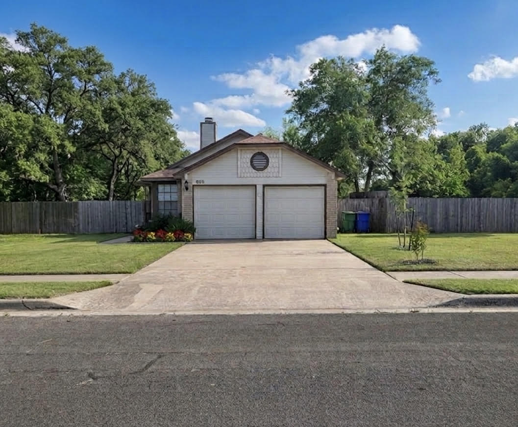808 Russet Valley Dr — photo