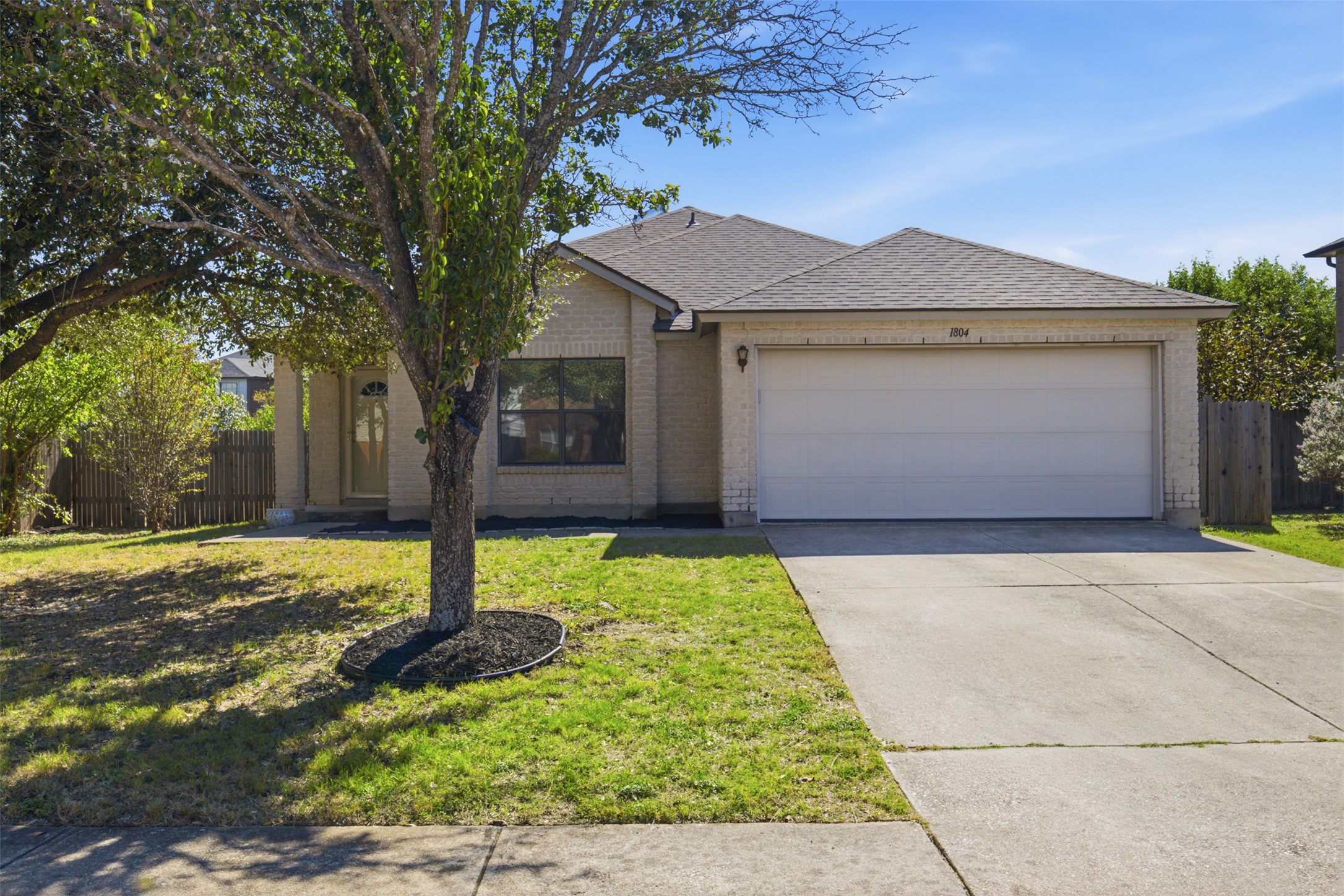 1804 Candlelight Dr — photo