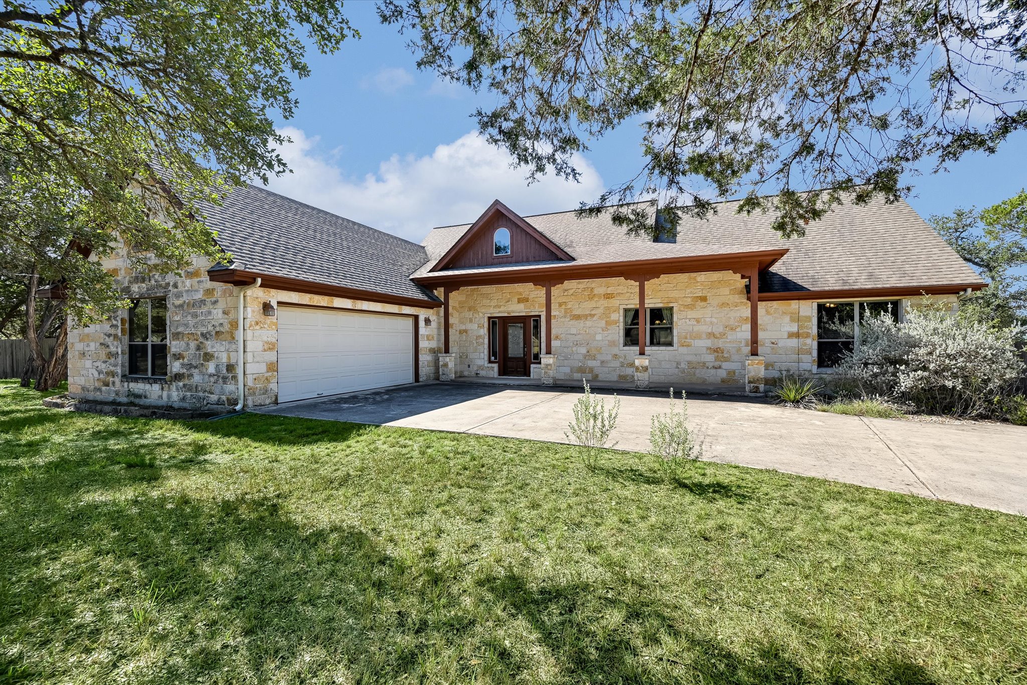 404 W View Dr — photo