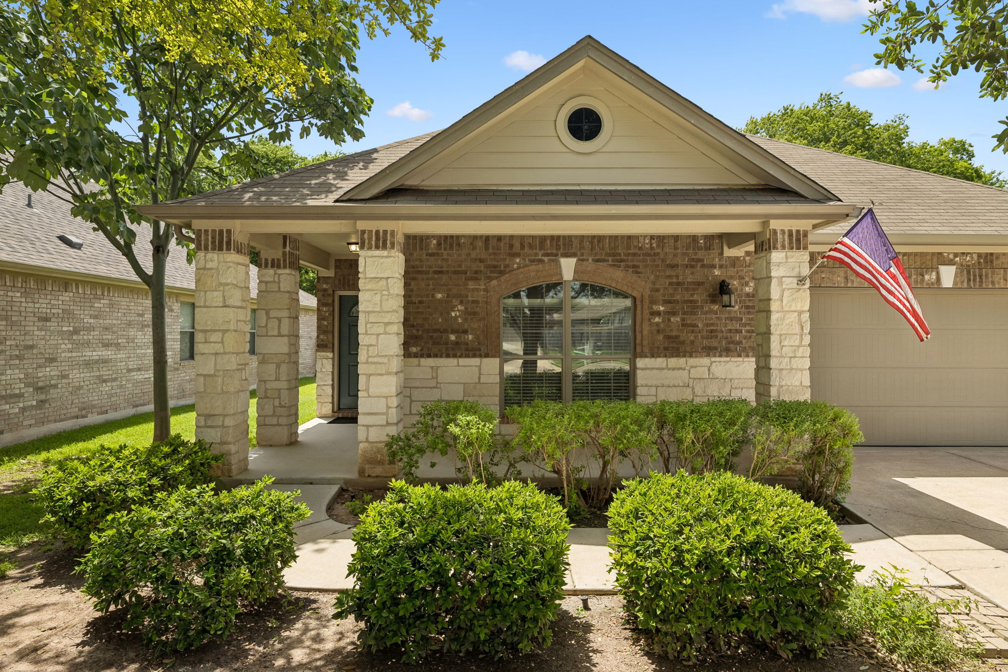 1049 Sussex Way — photo