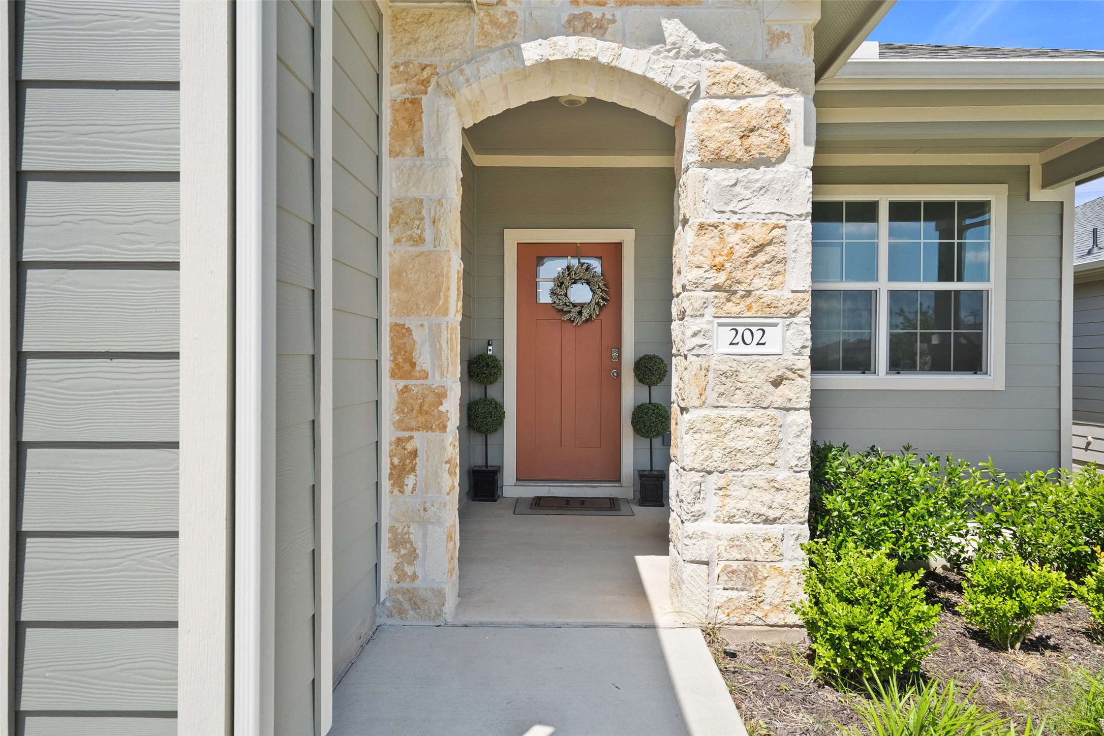 202 Barton Creek Ln — photo