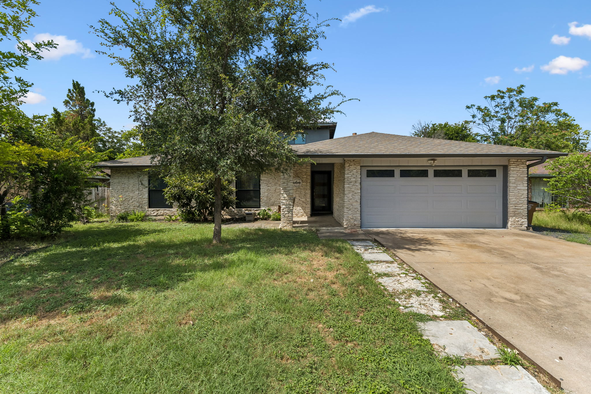 1501 Quail Crest Dr — photo