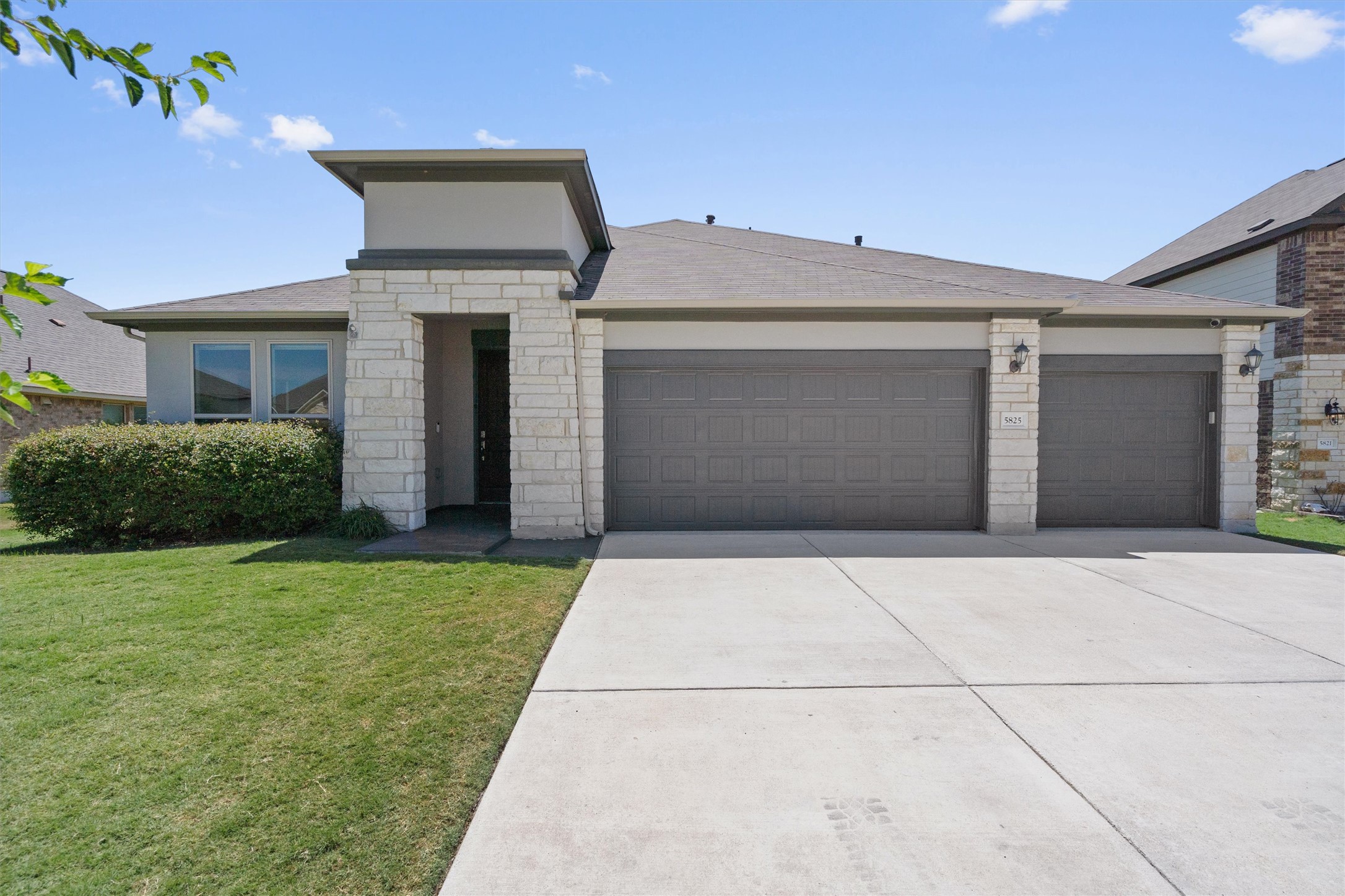 5825 Toscana Trce — photo
