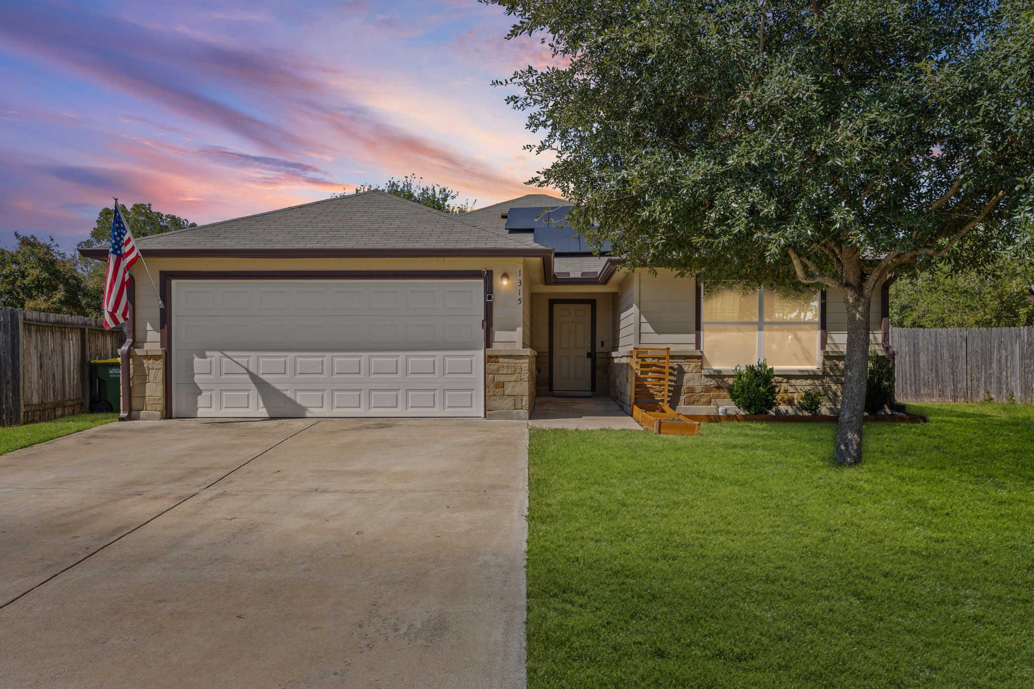 1315 Lantana Ct — photo