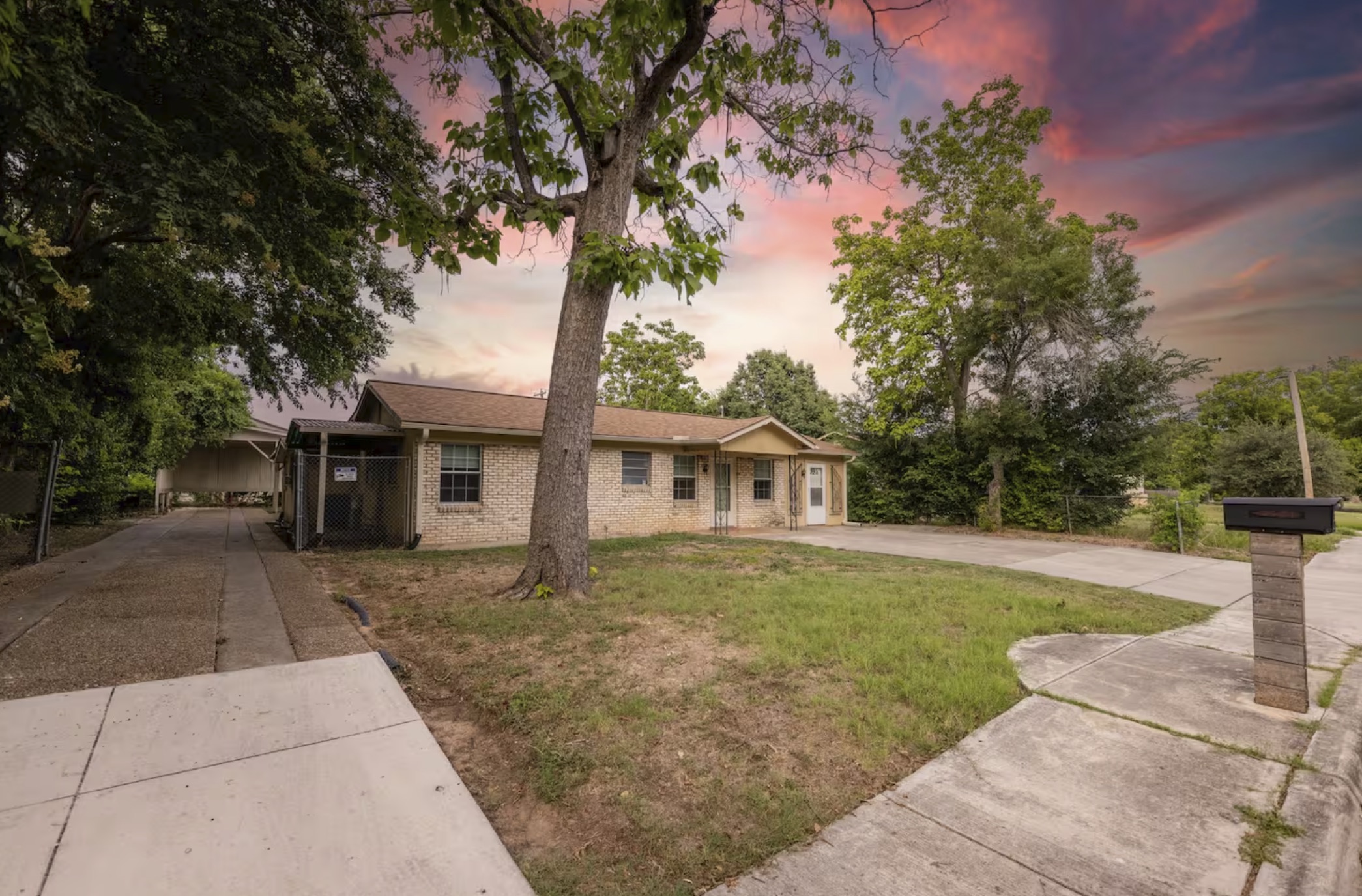 1303 Haynes St — photo