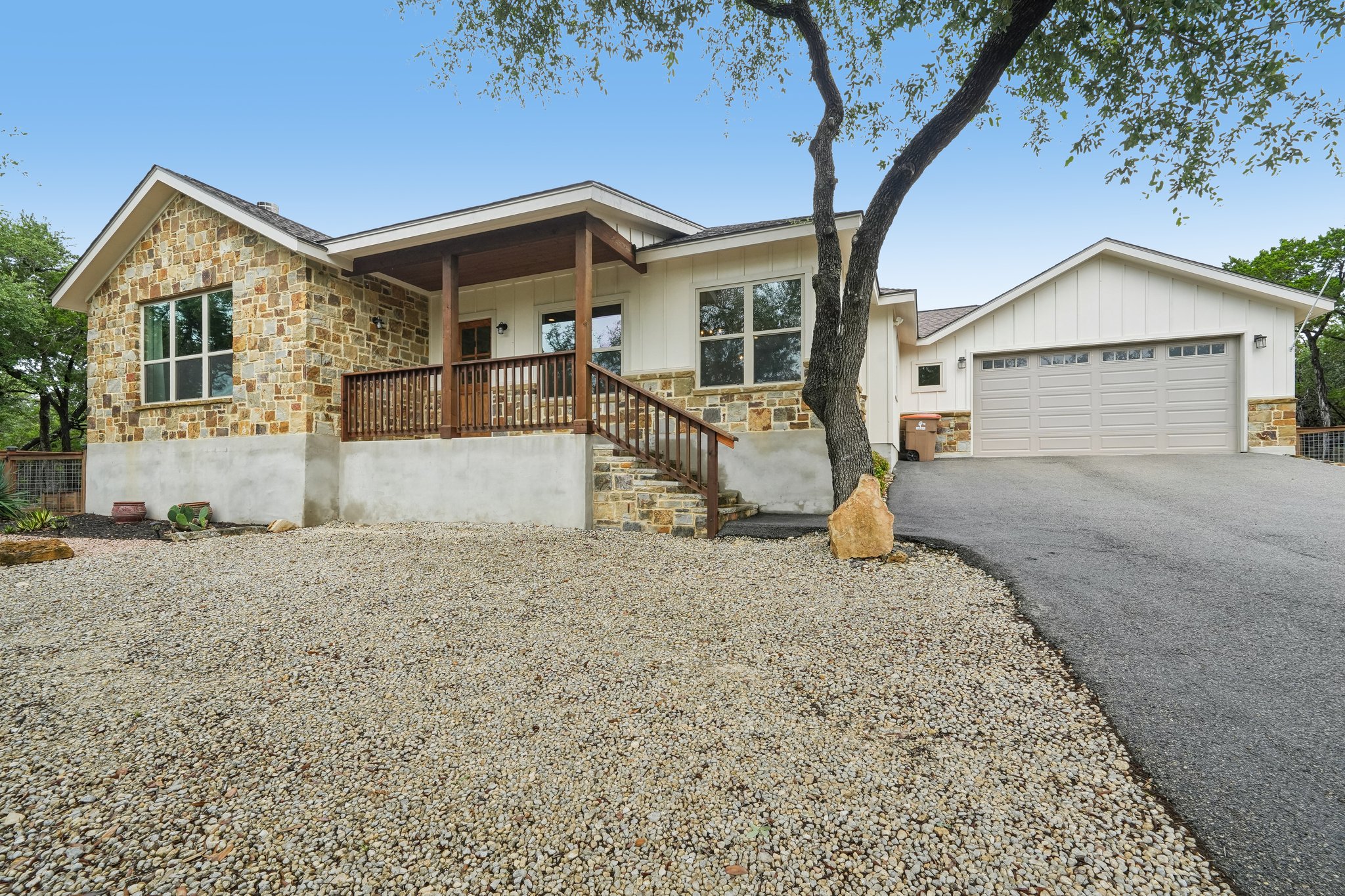 190 Magnolia Mdw — photo