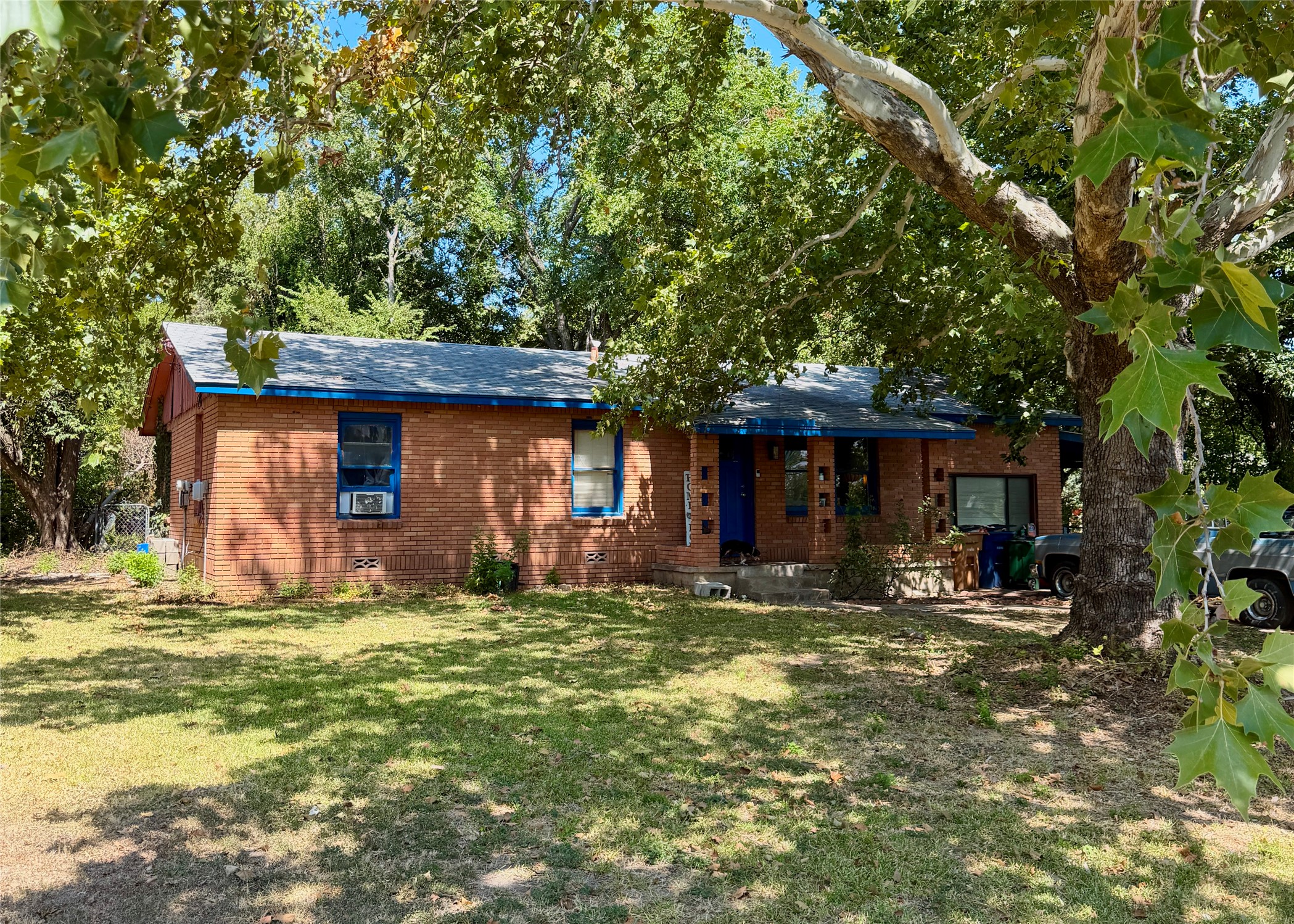 9106 Capitol Dr — photo
