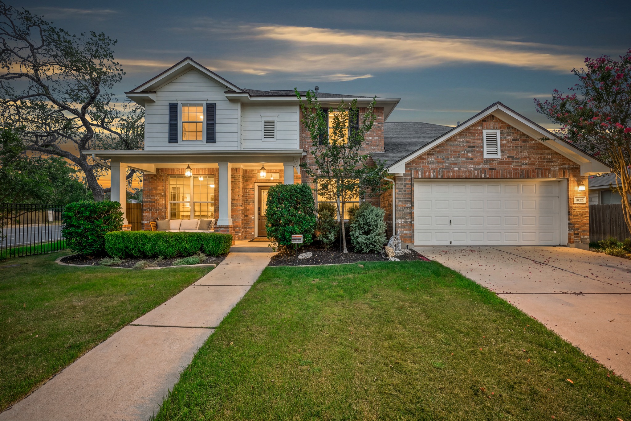 8901 Ovalla Dr — photo