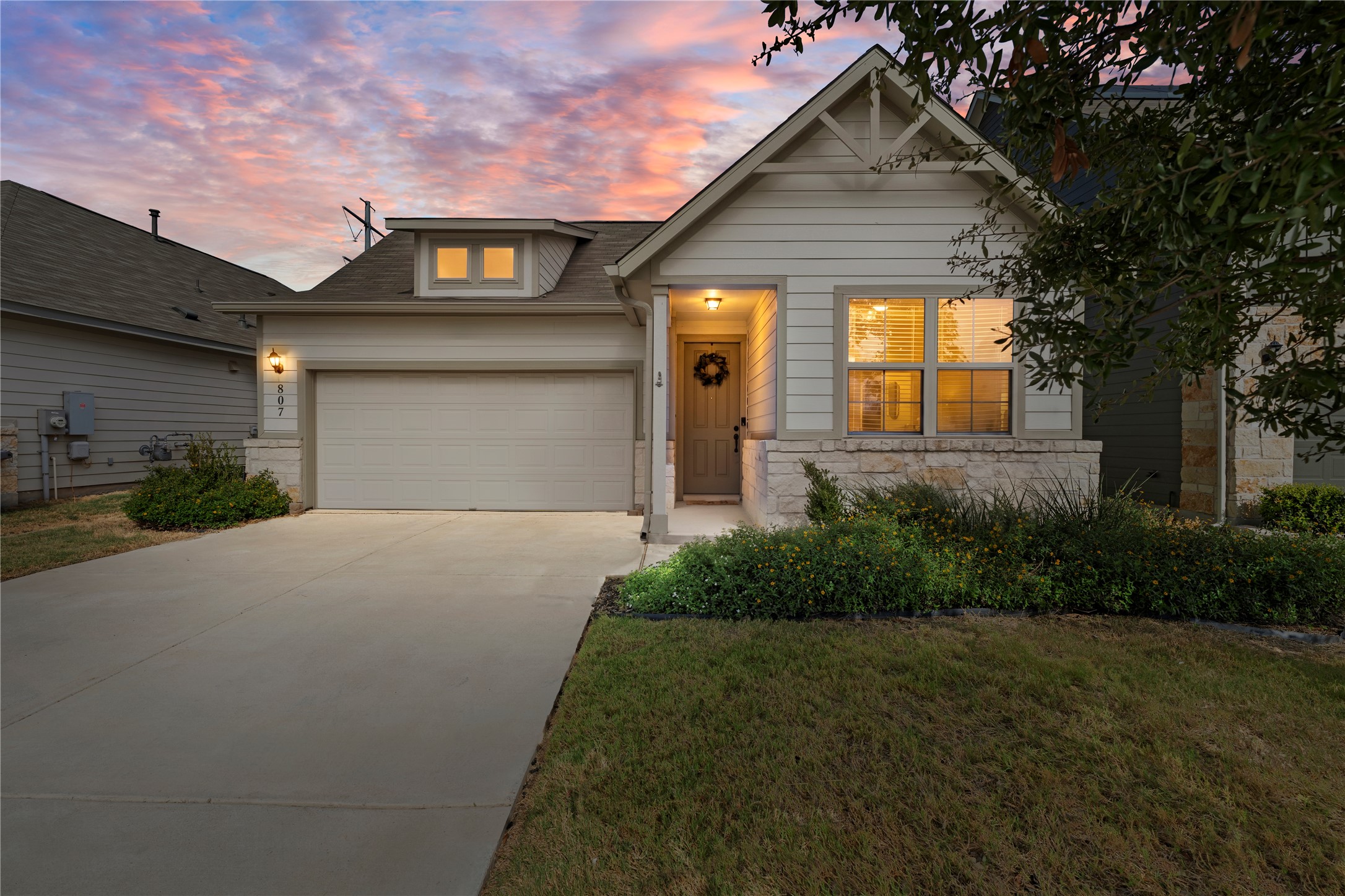 807 Gray Fox Loop — photo