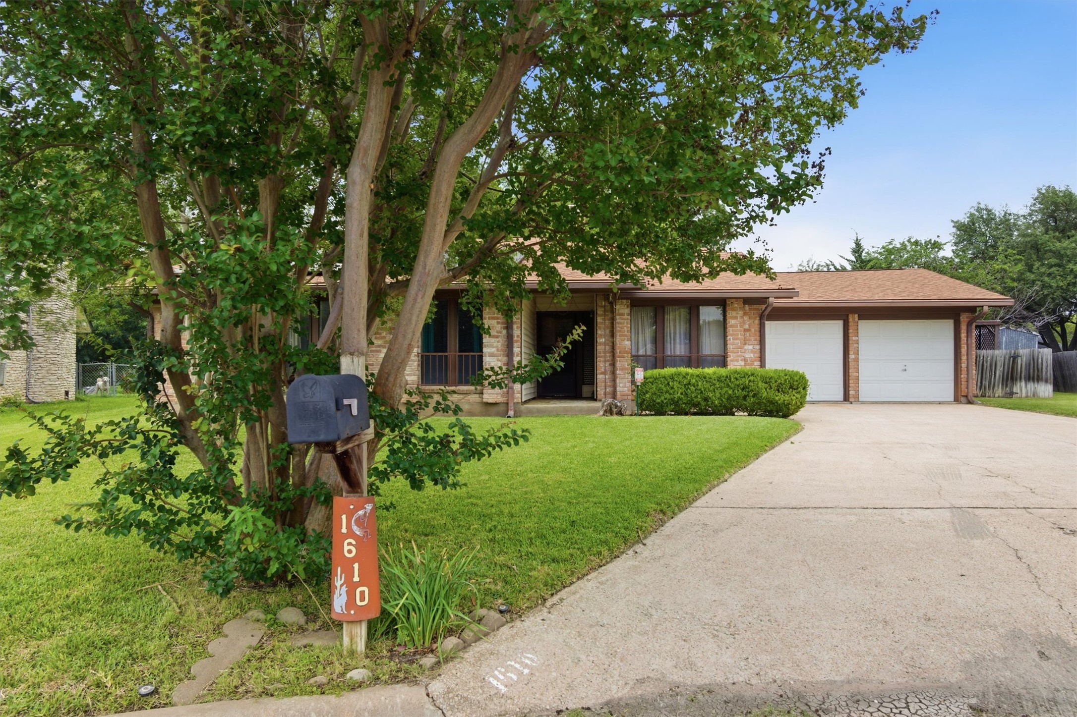 1610 Karen CV — photo