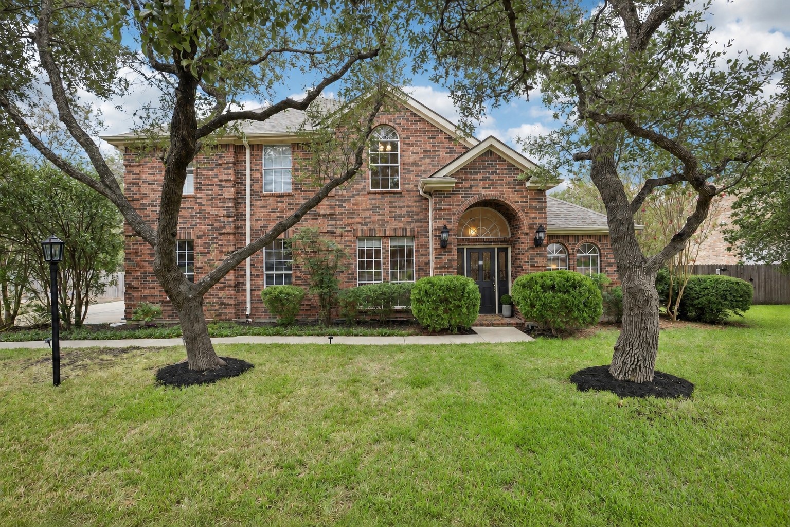 3915 Idalia Dr — photo