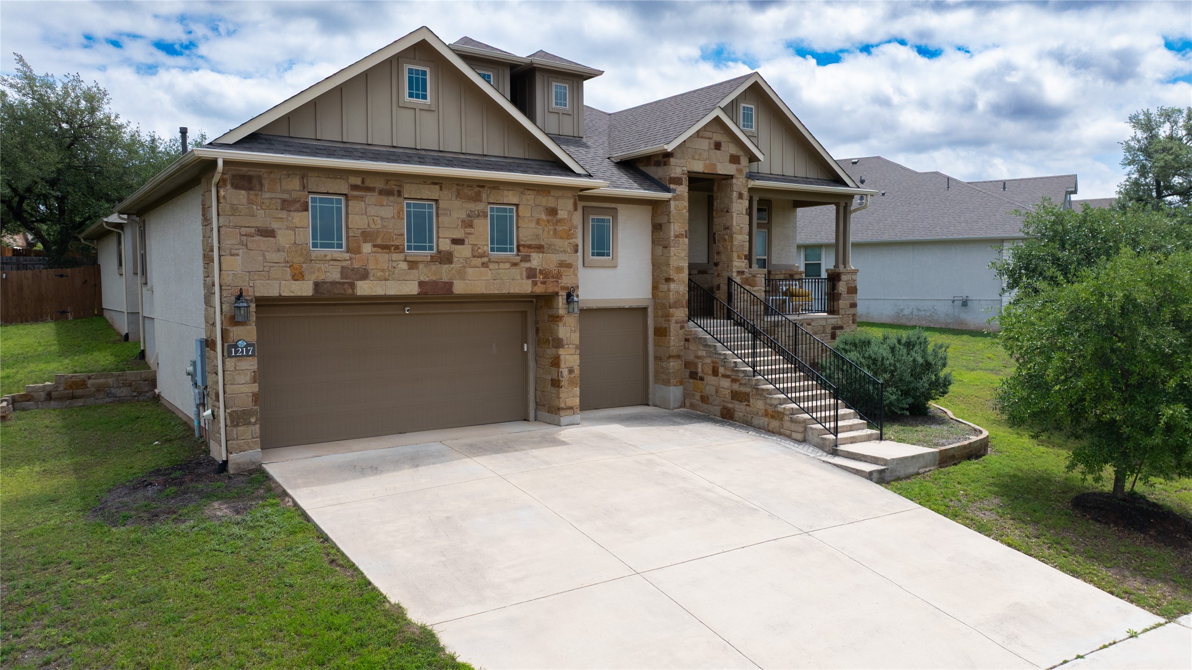1217 Winding Way Dr — photo