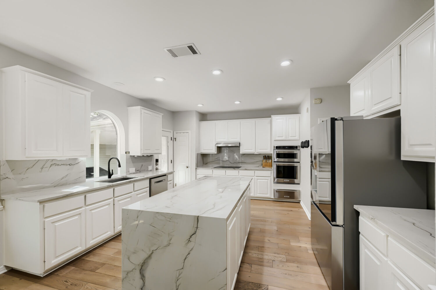6426 Ira Ingram Dr — photo
