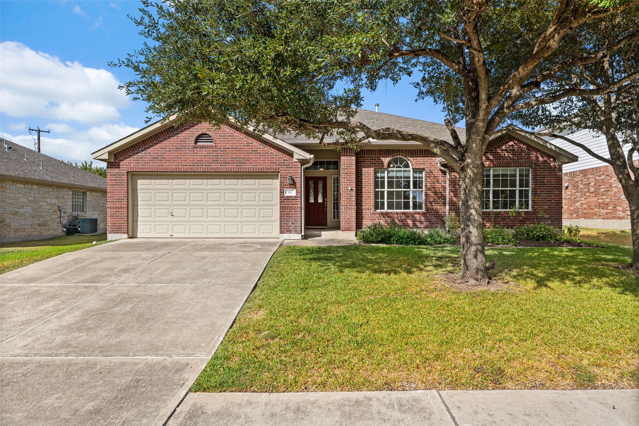 912 Abbeyglen Castle Dr — photo