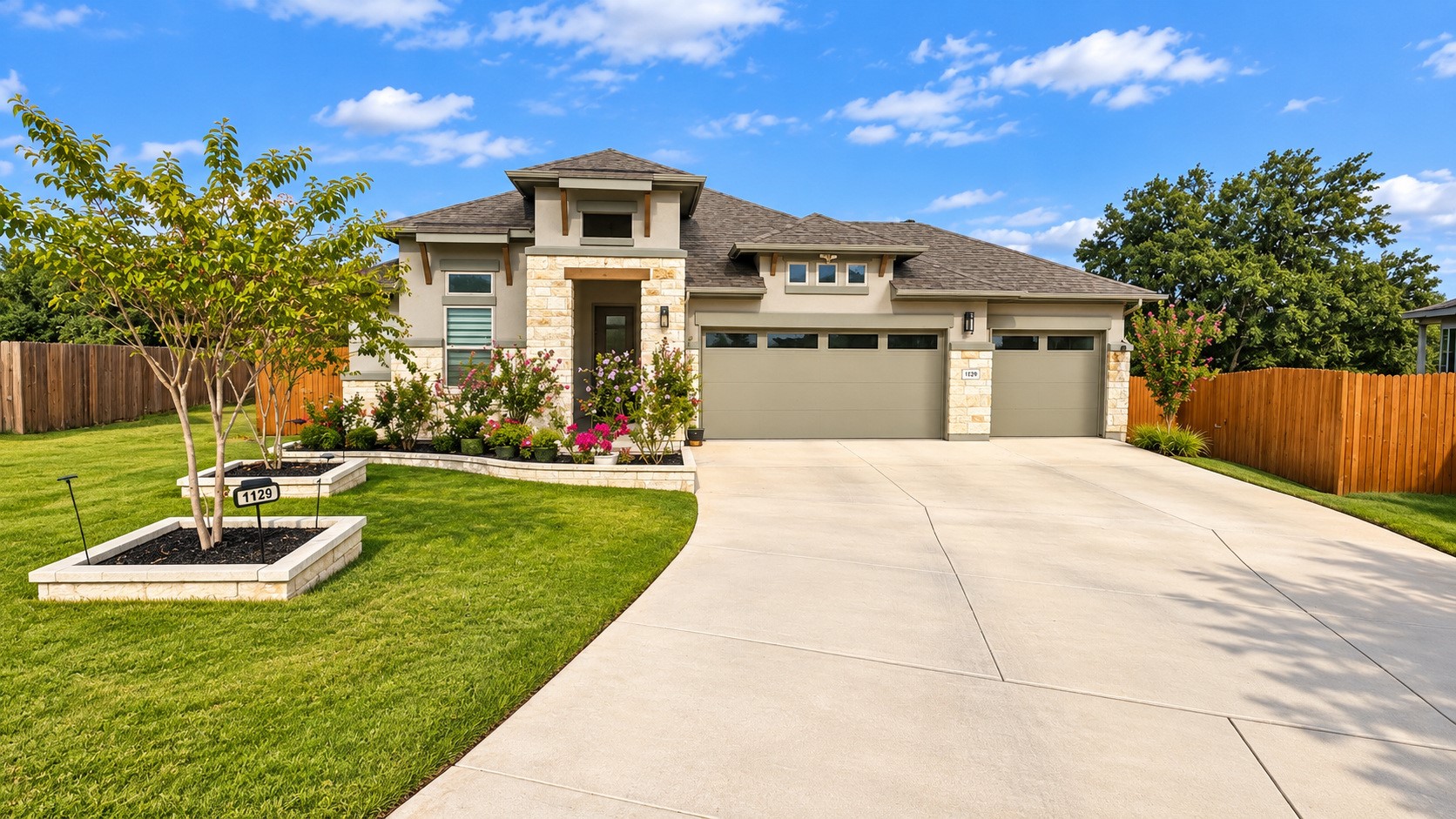1129 Cole Estates Dr — photo