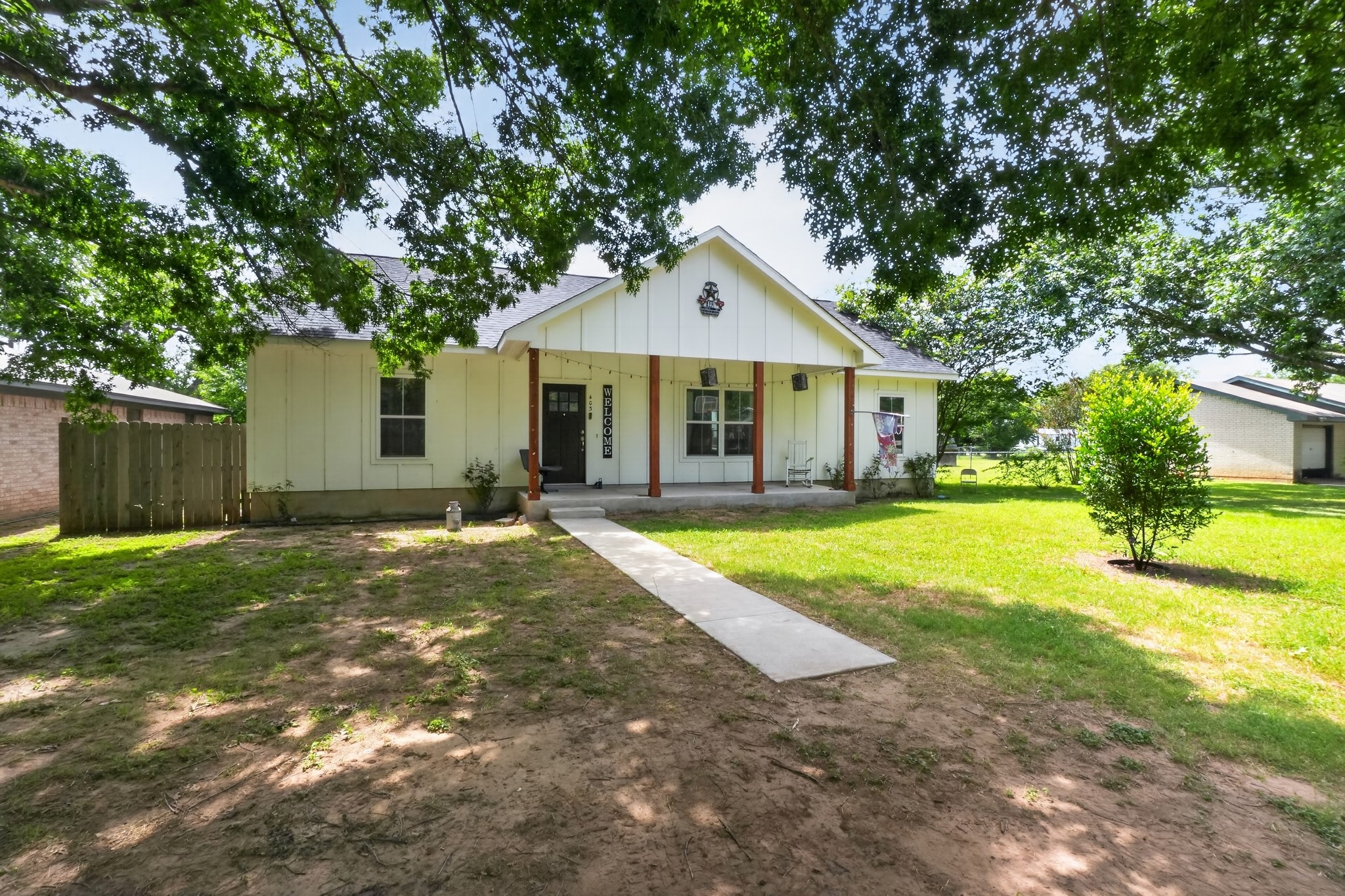 403 Lynch St — photo