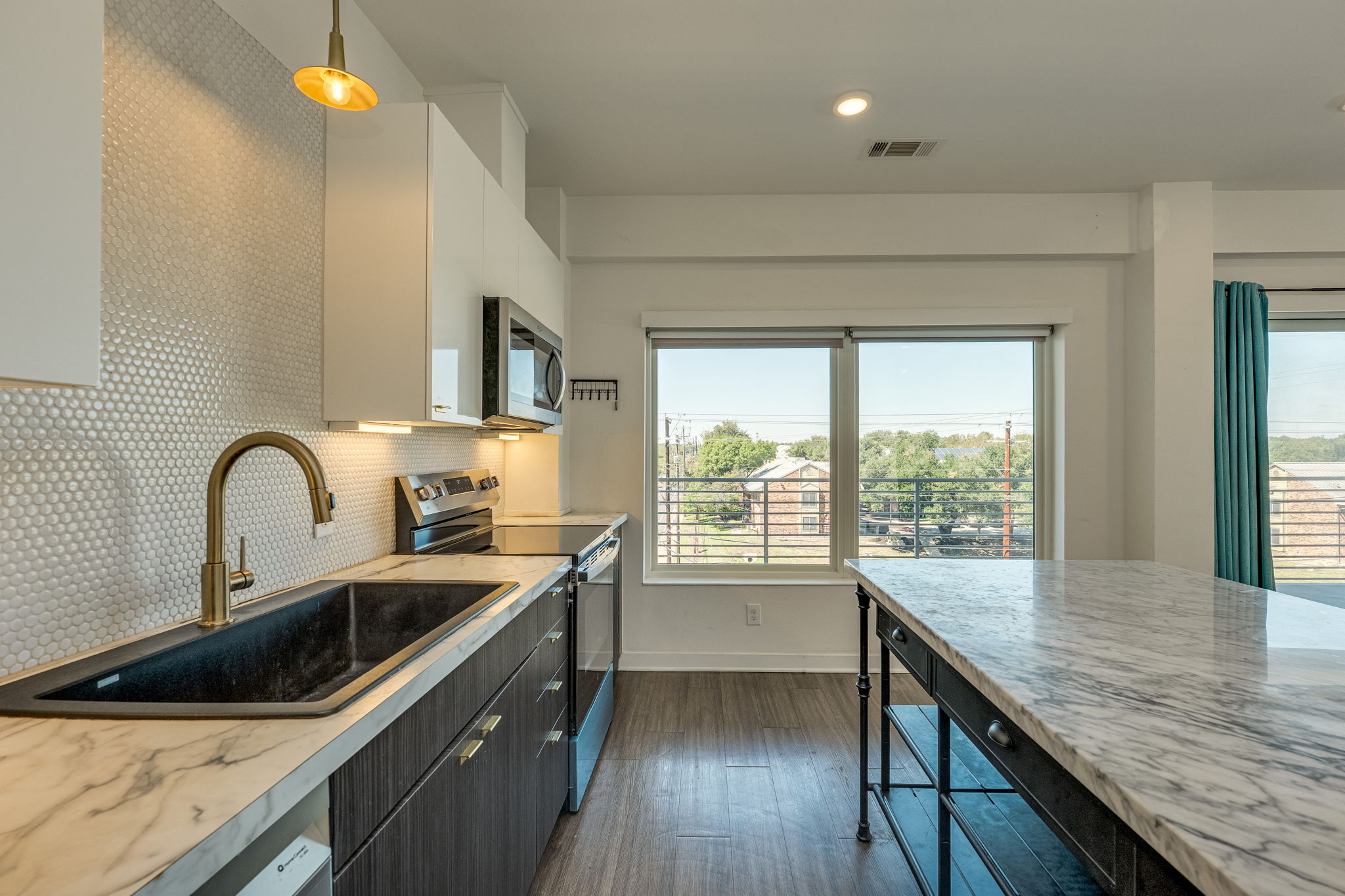 4361 S Congress Ave Unit 401 — photo