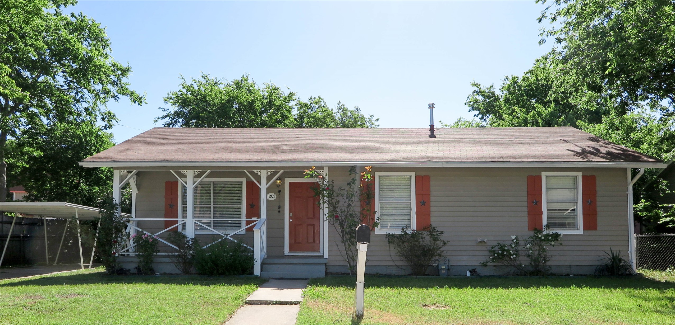 1205 Forest St — photo