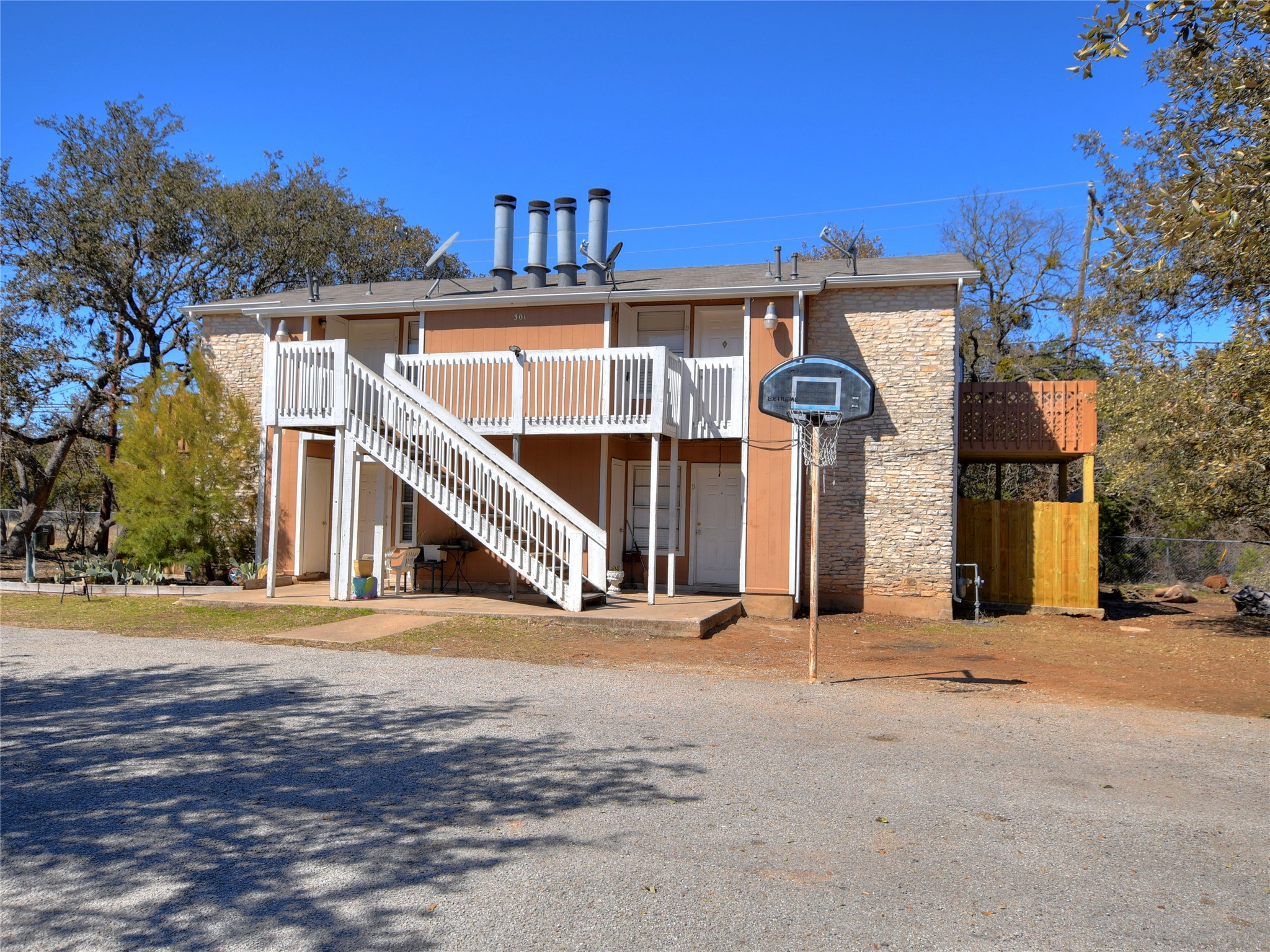 301 Algerita Dr D — photo