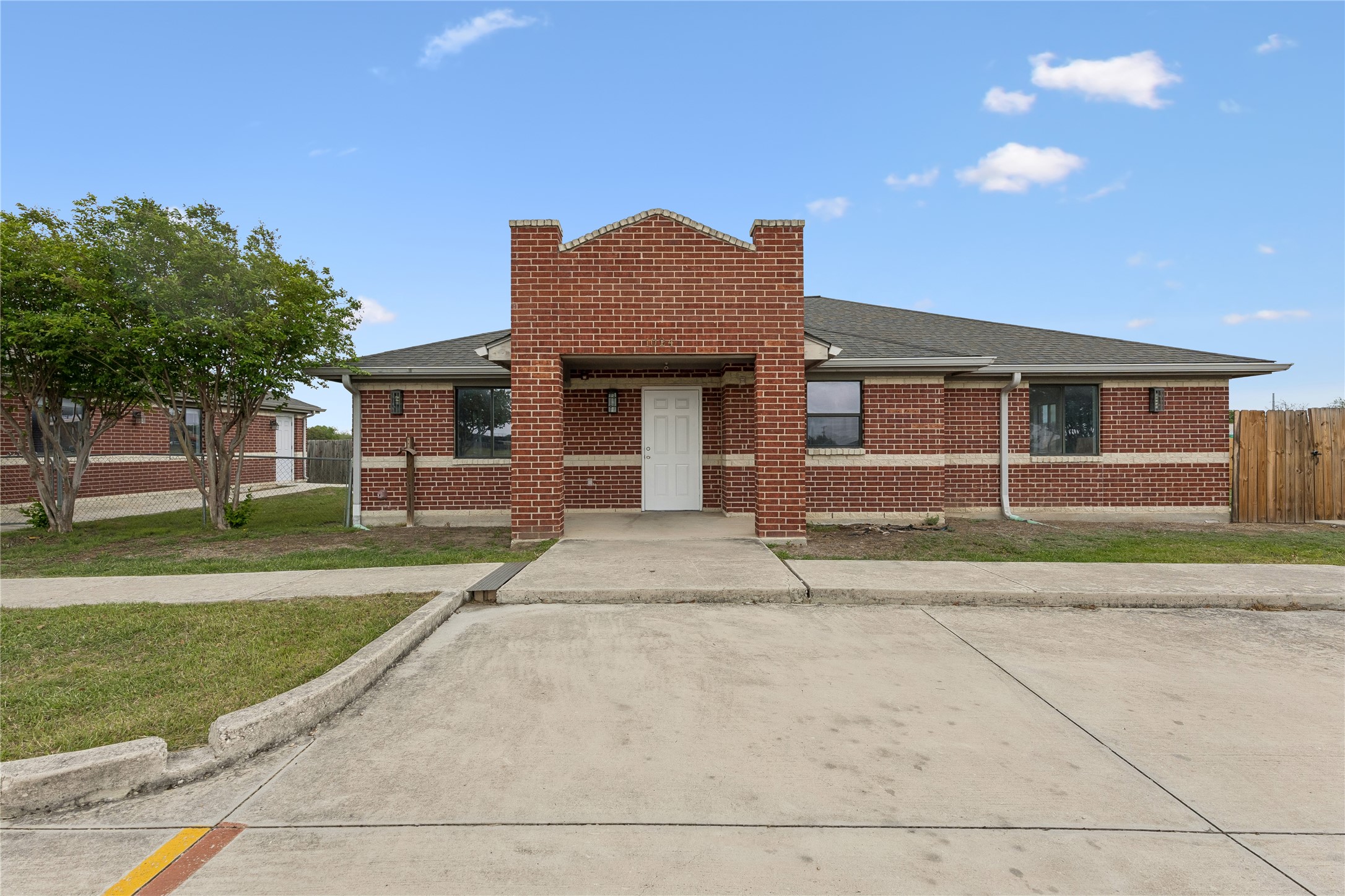 1024 S Guadalupe St — photo