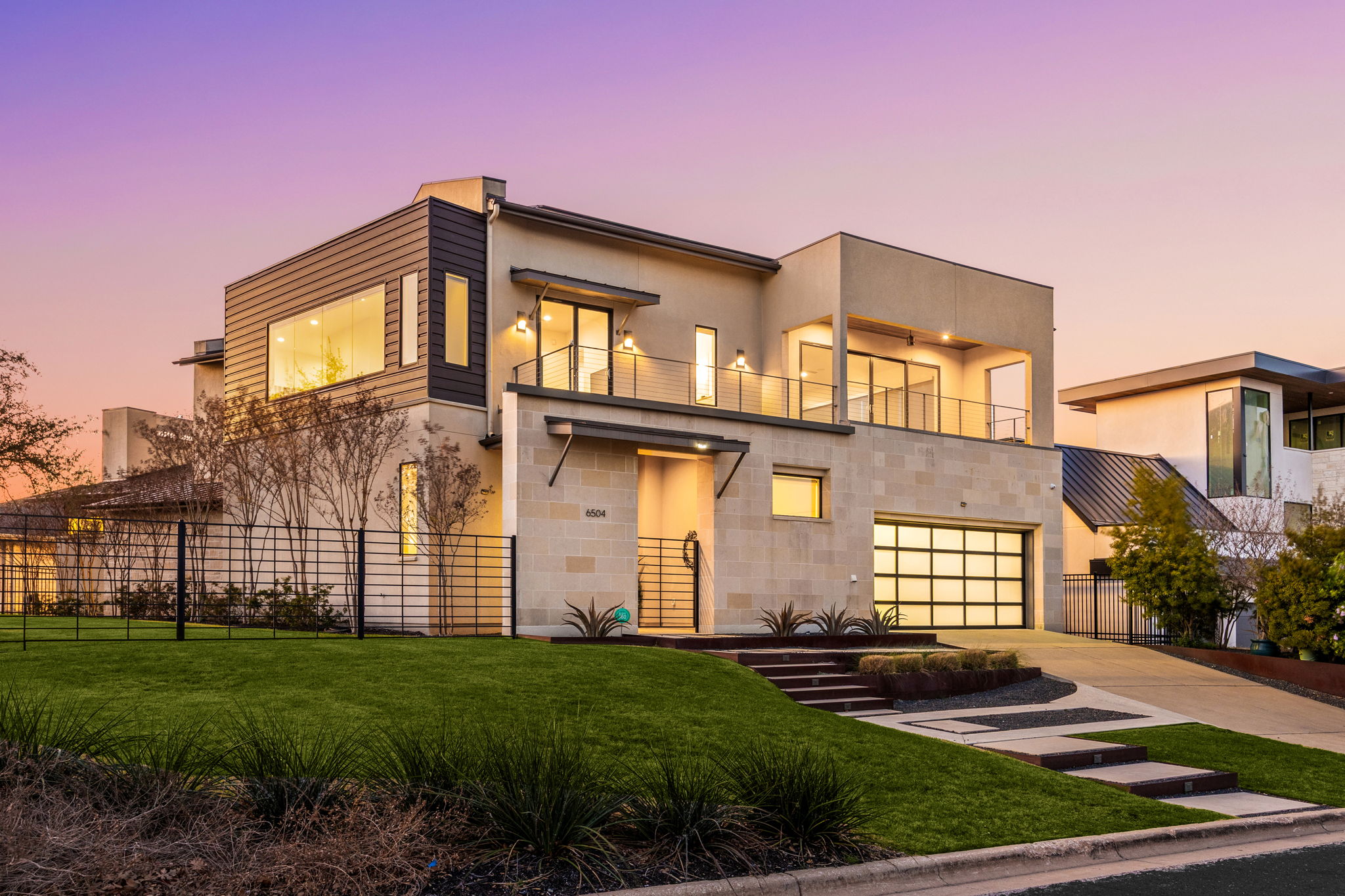 6504 W Courtyard Dr — photo