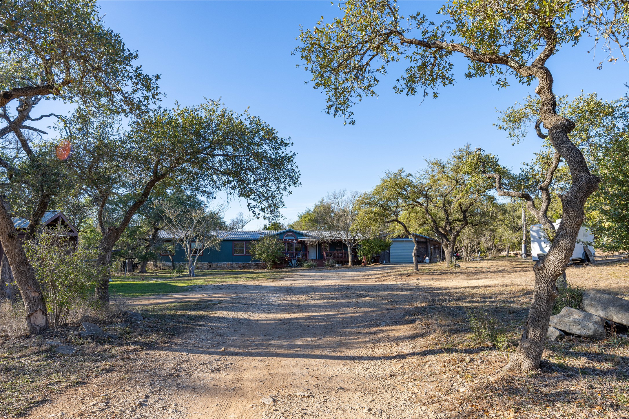 715 Bee Gee Rd — photo