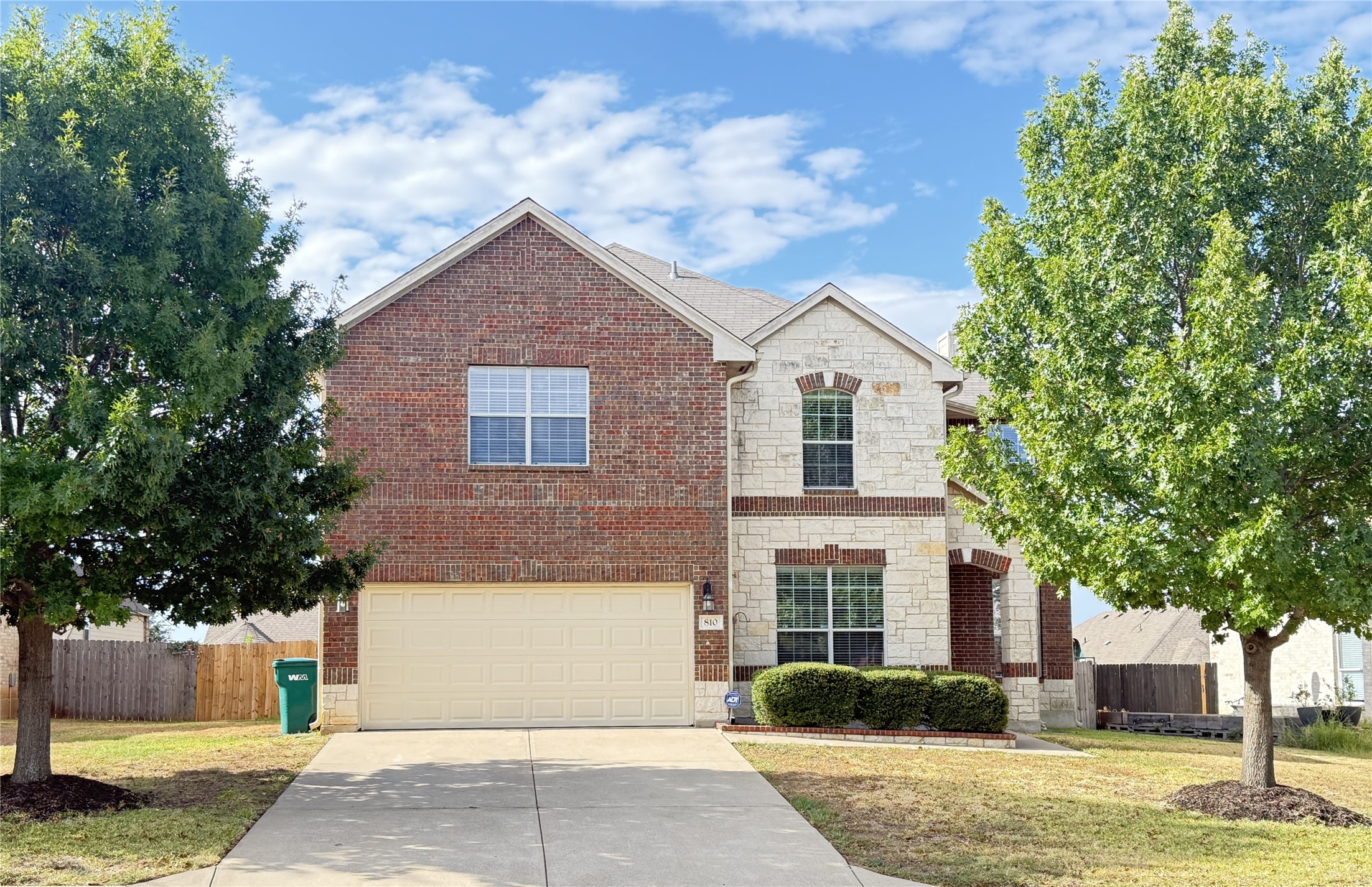 810 Red Fern Dr — photo