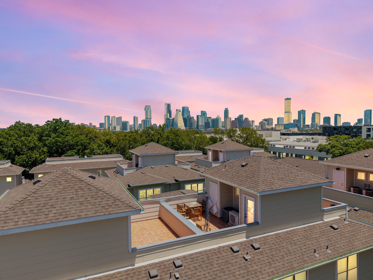 1115 Kinney Ave 18 — photo