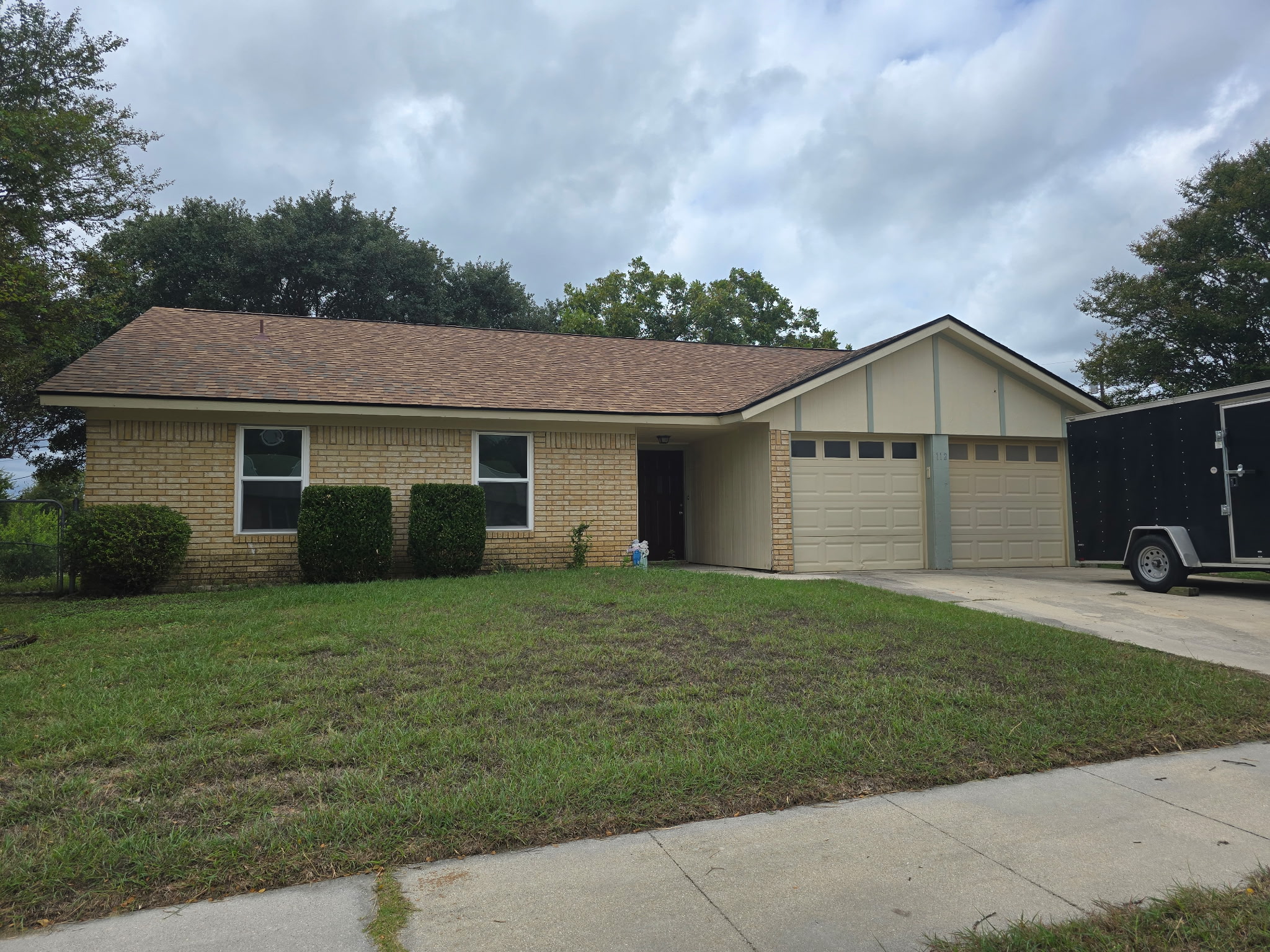 112 E Hogan Dr — photo