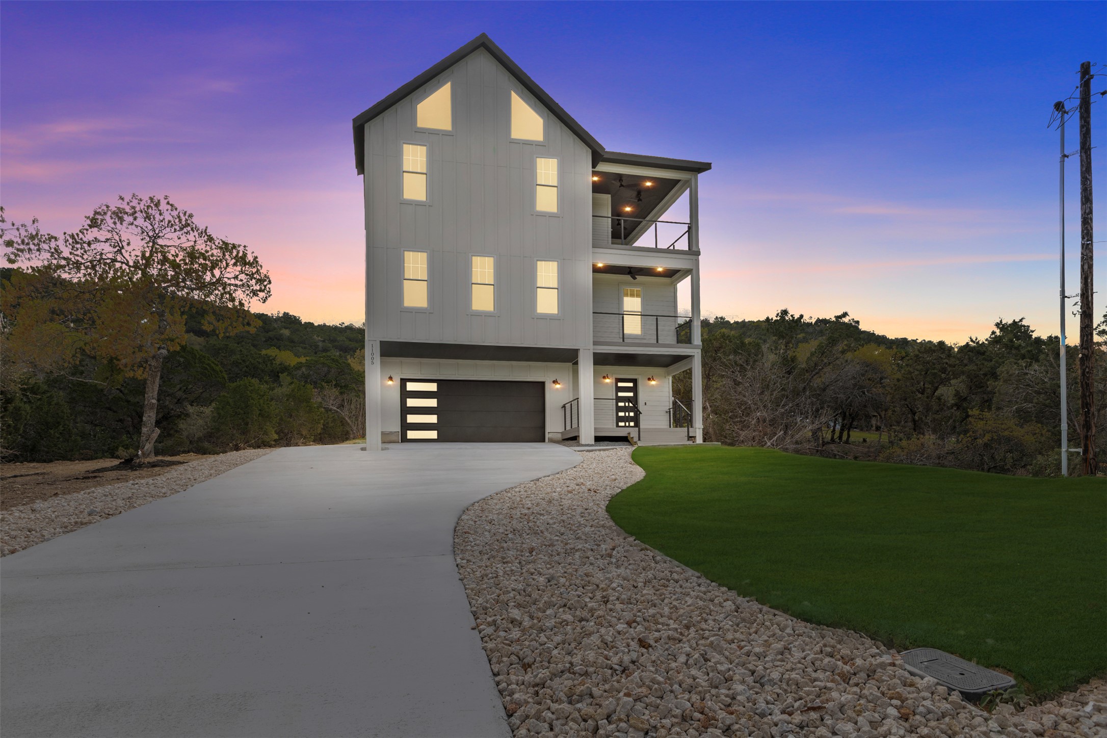 11005 Beach Rd — photo