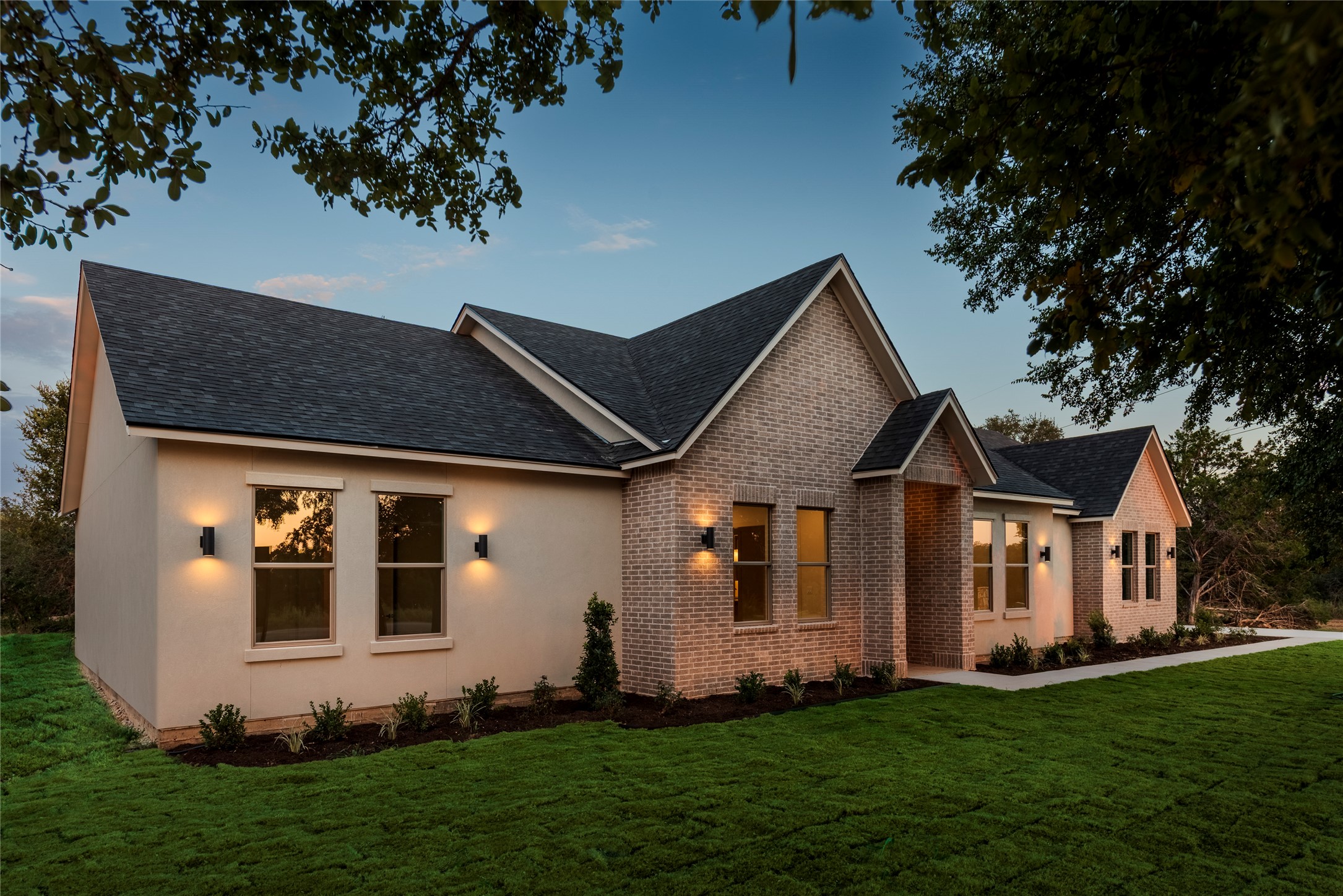 301 Onion Creek Ln — photo