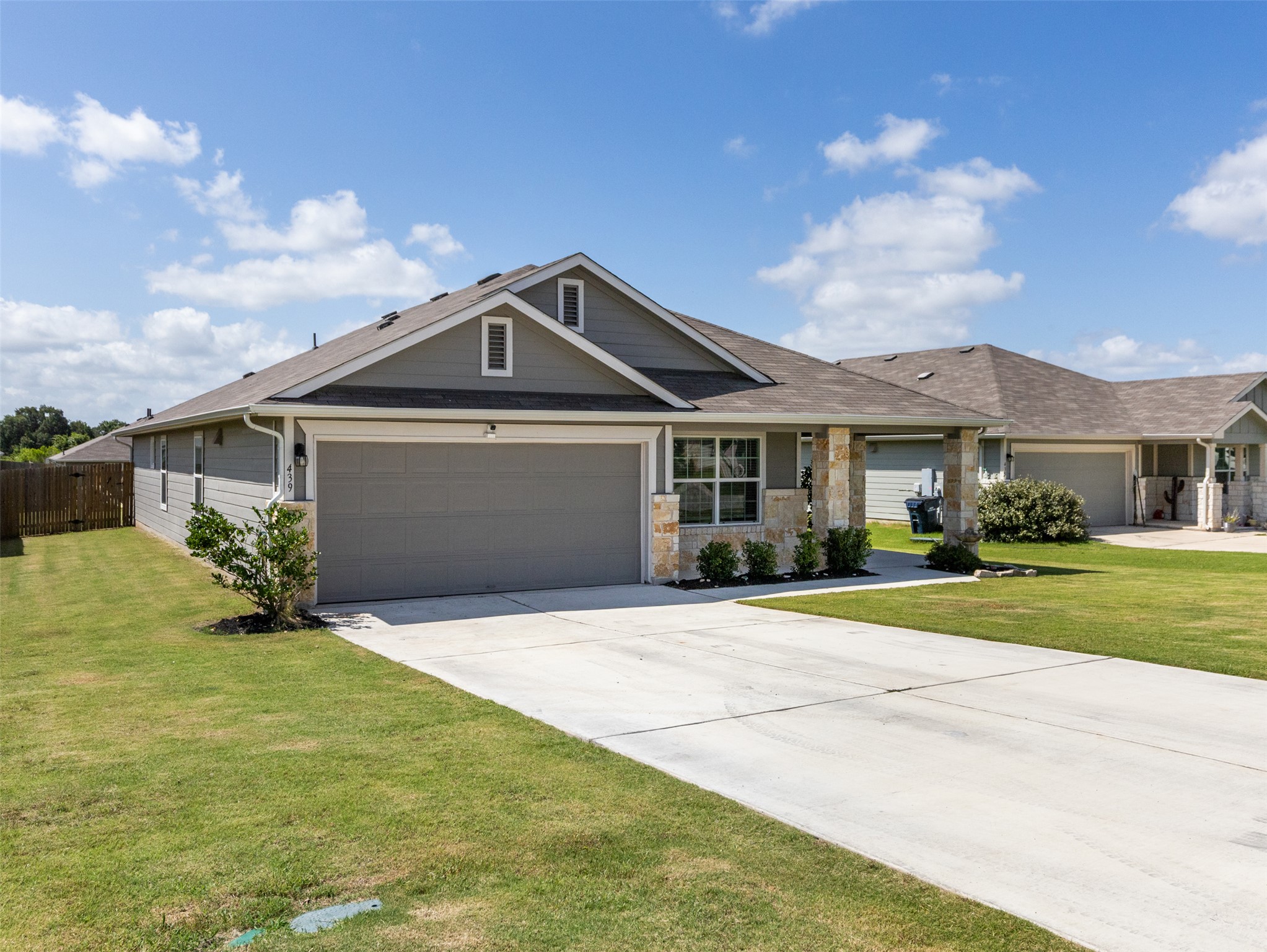 439 Hunter Loop, Bertram, TX 78605 — photo 2
