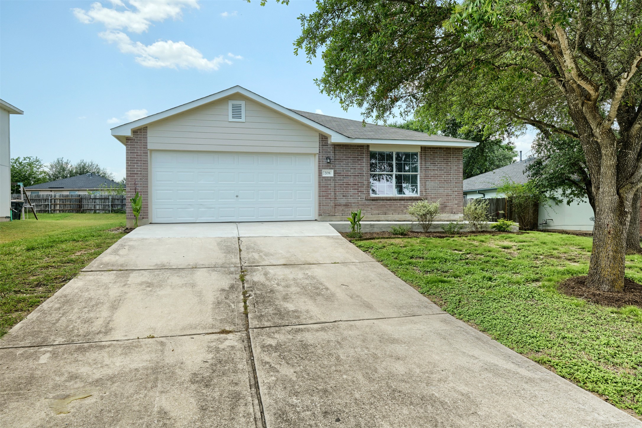 208 Buttercup Way — photo