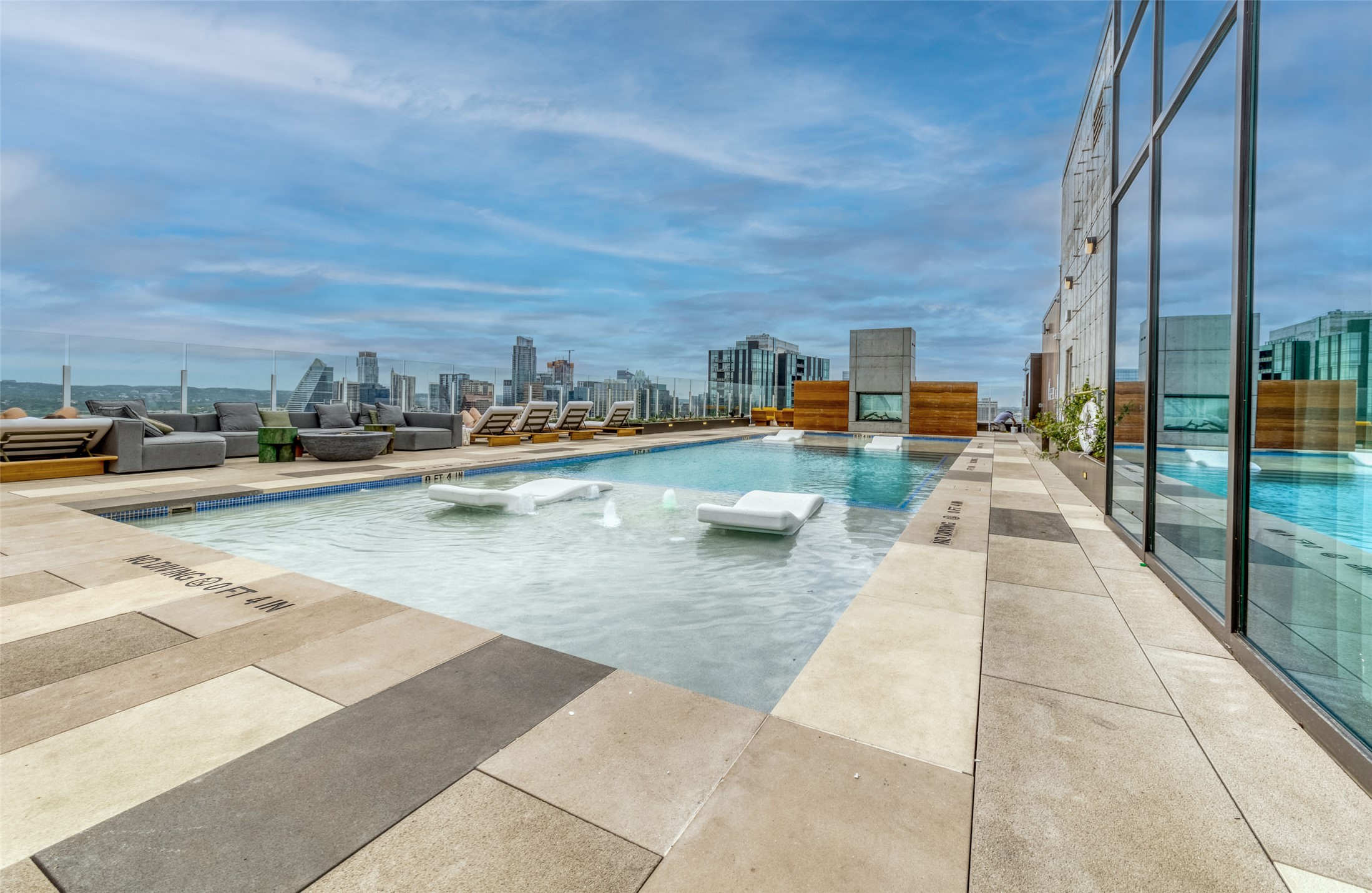 48 East Ave 2211 — photo