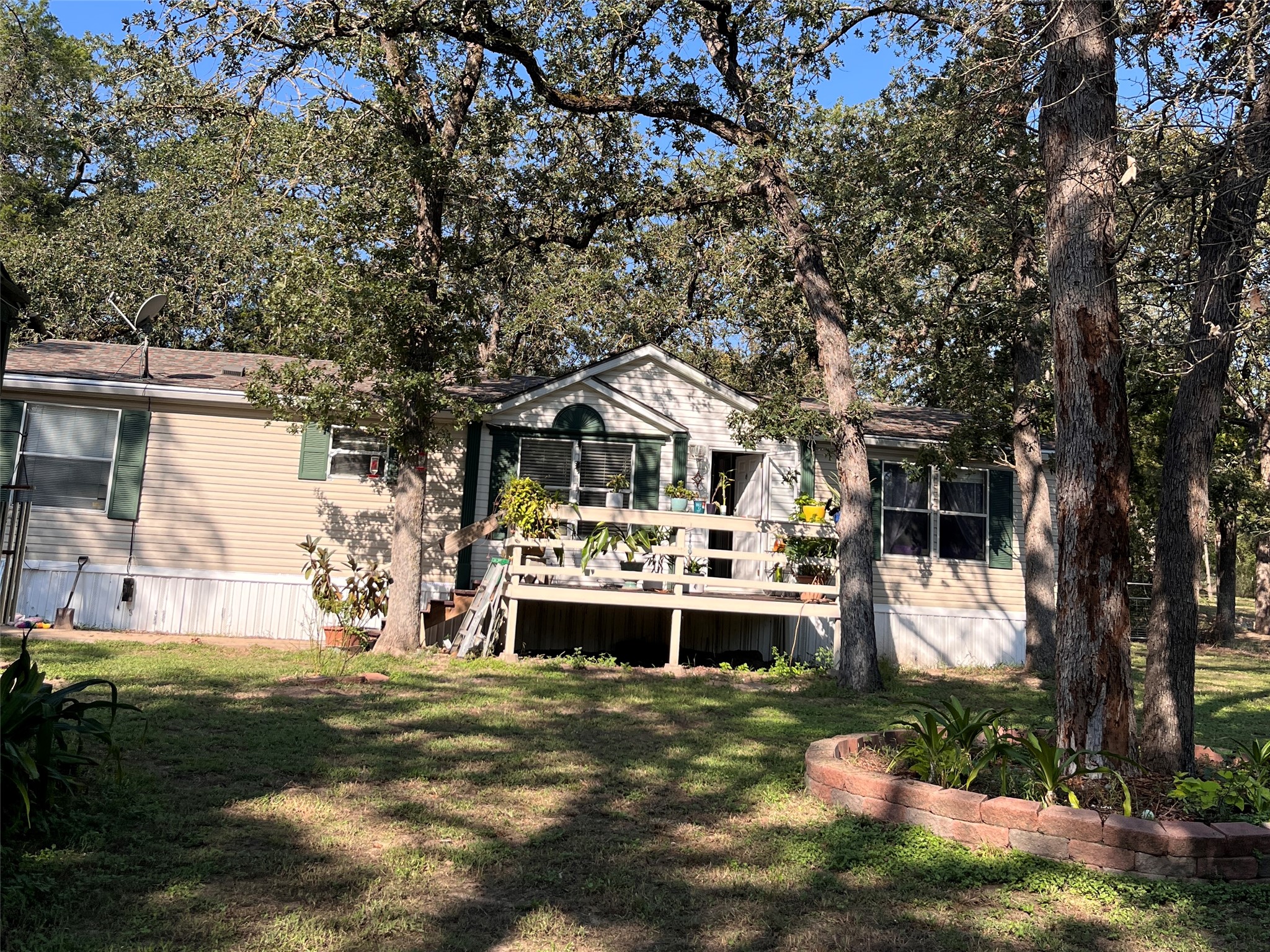 242 Shadow Oak Dr — photo