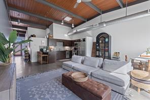 2205 N Lamar Blvd 523 — photo