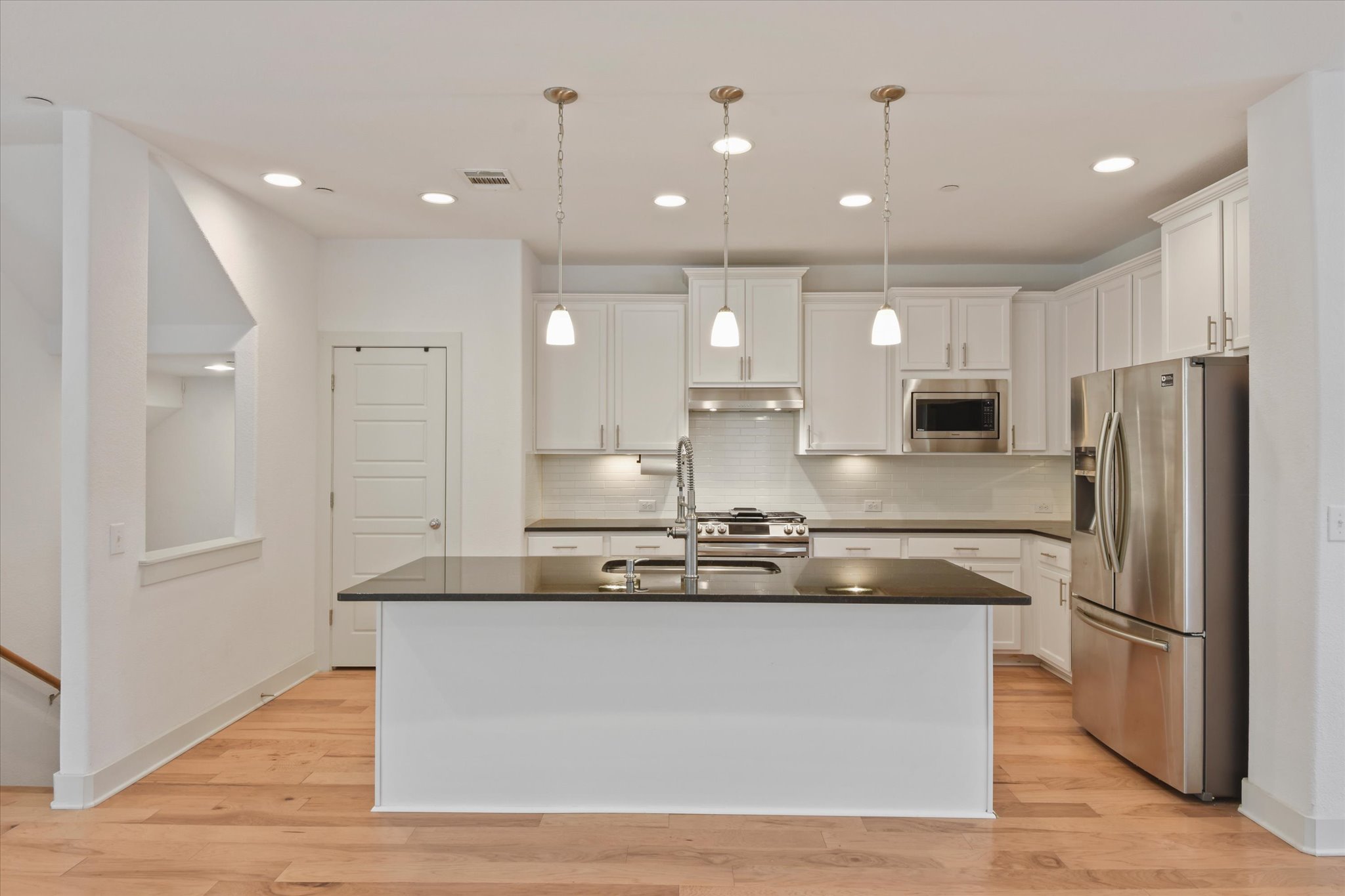 7209 Bassett Ct — photo
