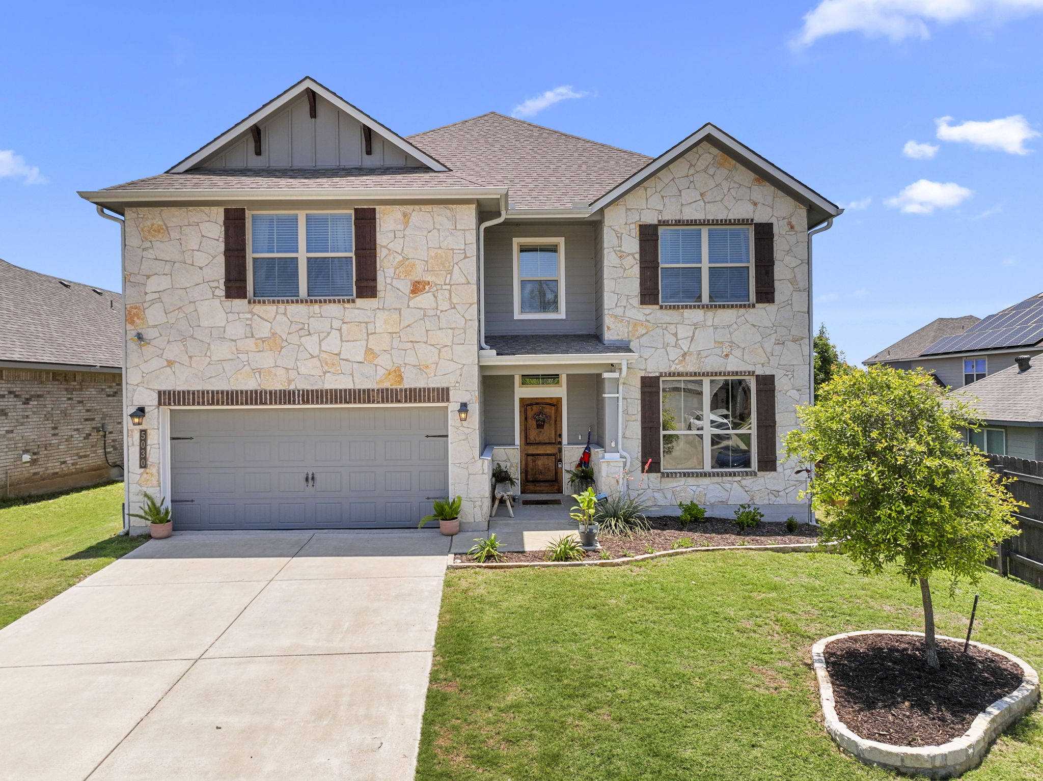 5030 Dickinson Loop — photo