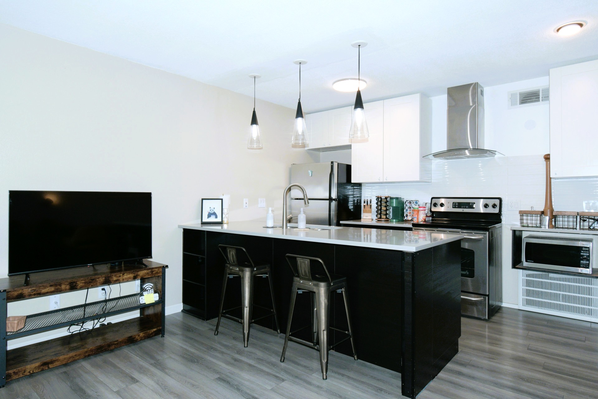 2302 East Side Dr 6 — photo