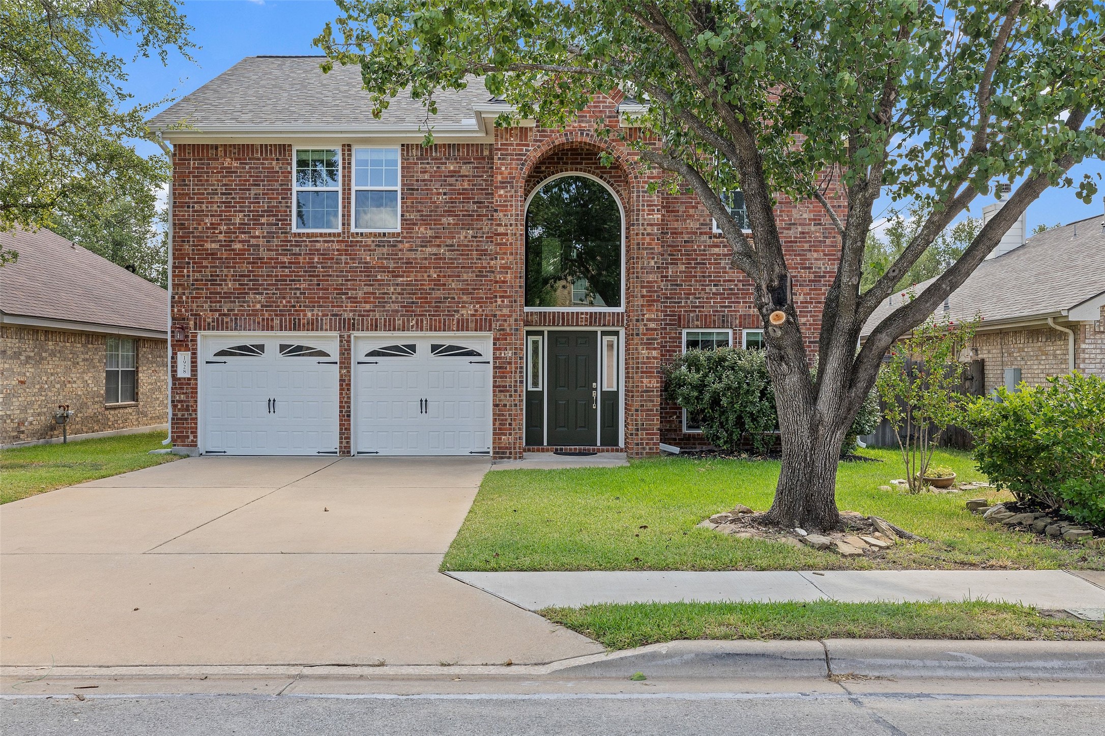 1928 Barnett Dr — photo