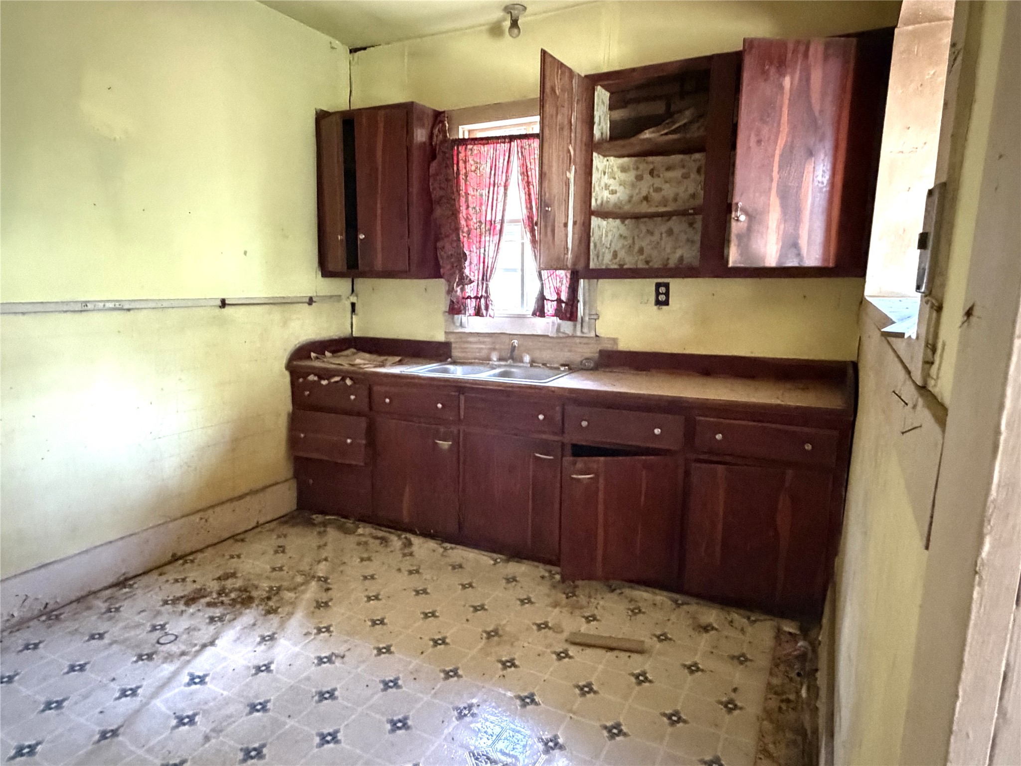 119 Pine Street, Luling, TX 78648 — photo 3