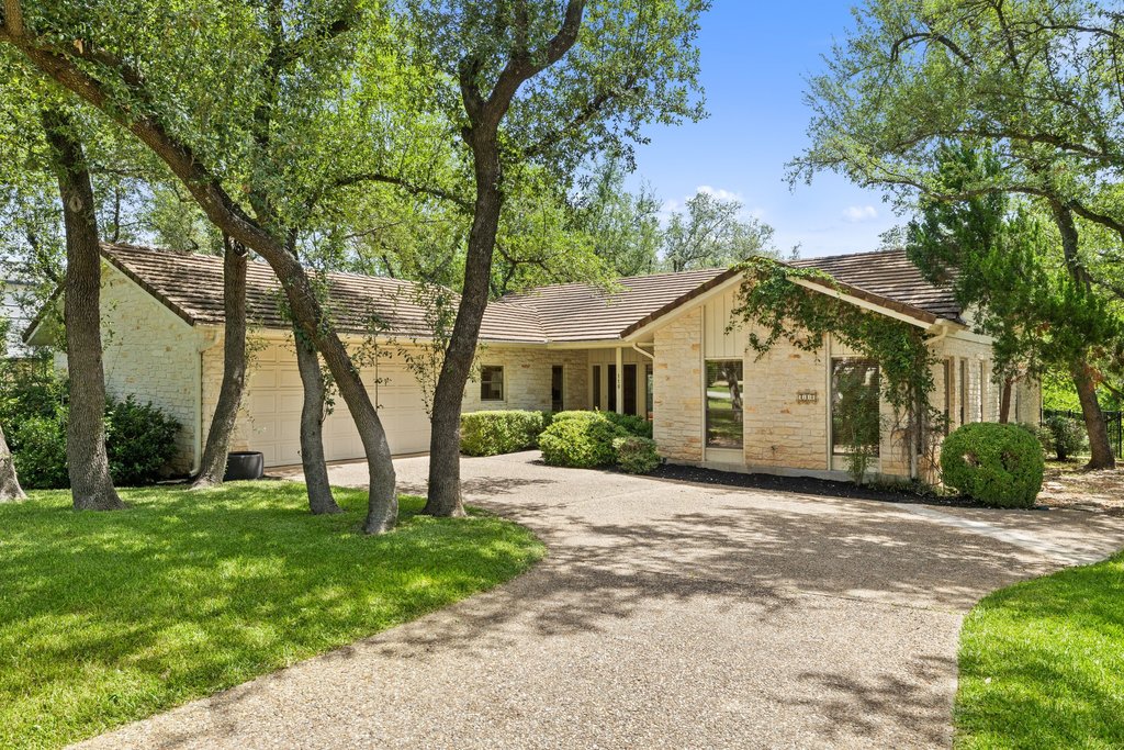 110 Blue Jay Dr — photo