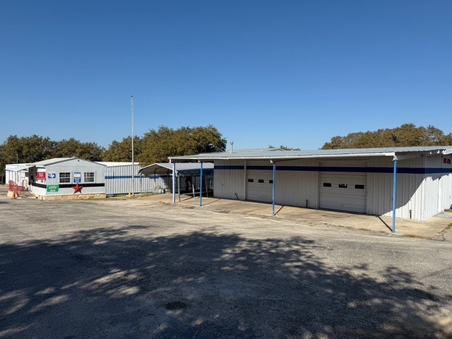804 Bee Creek Rd — photo