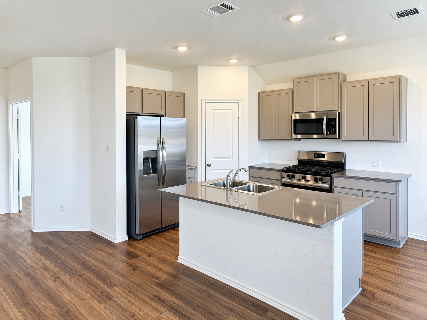 260 Gresham, Kyle, TX 78640 — photo 2