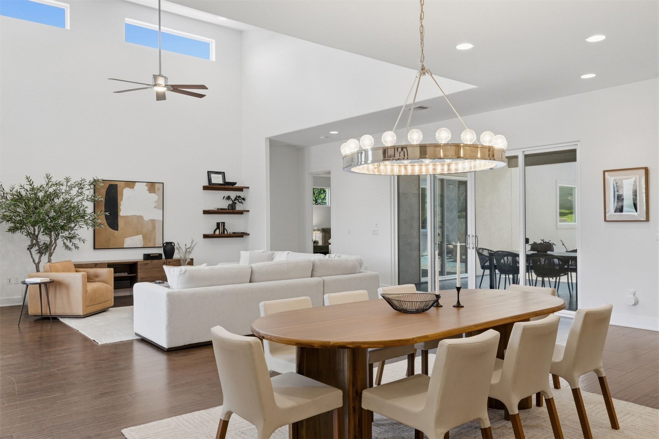 2704 Oak Park Dr — photo