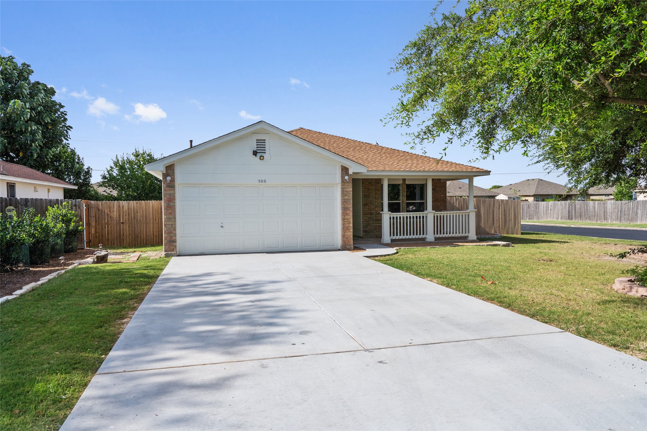 500 Mitchell Dr — photo
