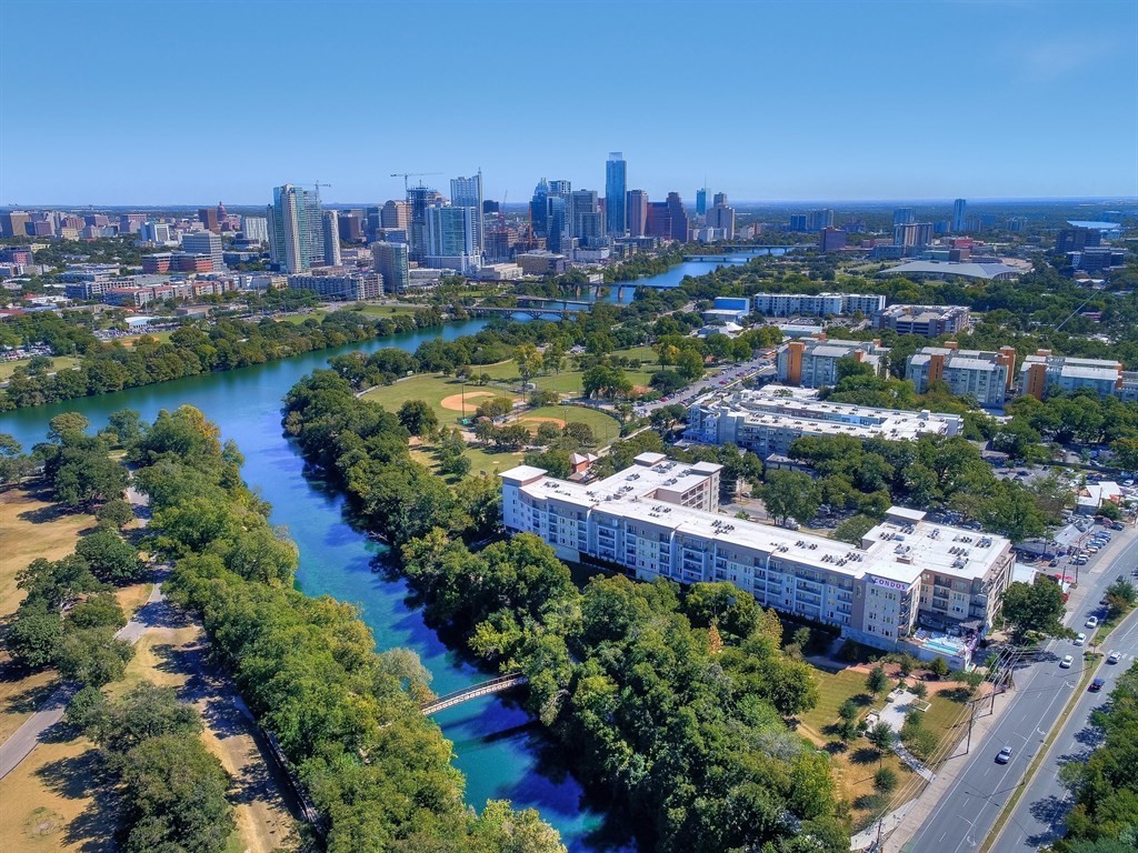 1900 Barton Springs Rd 5031 — photo