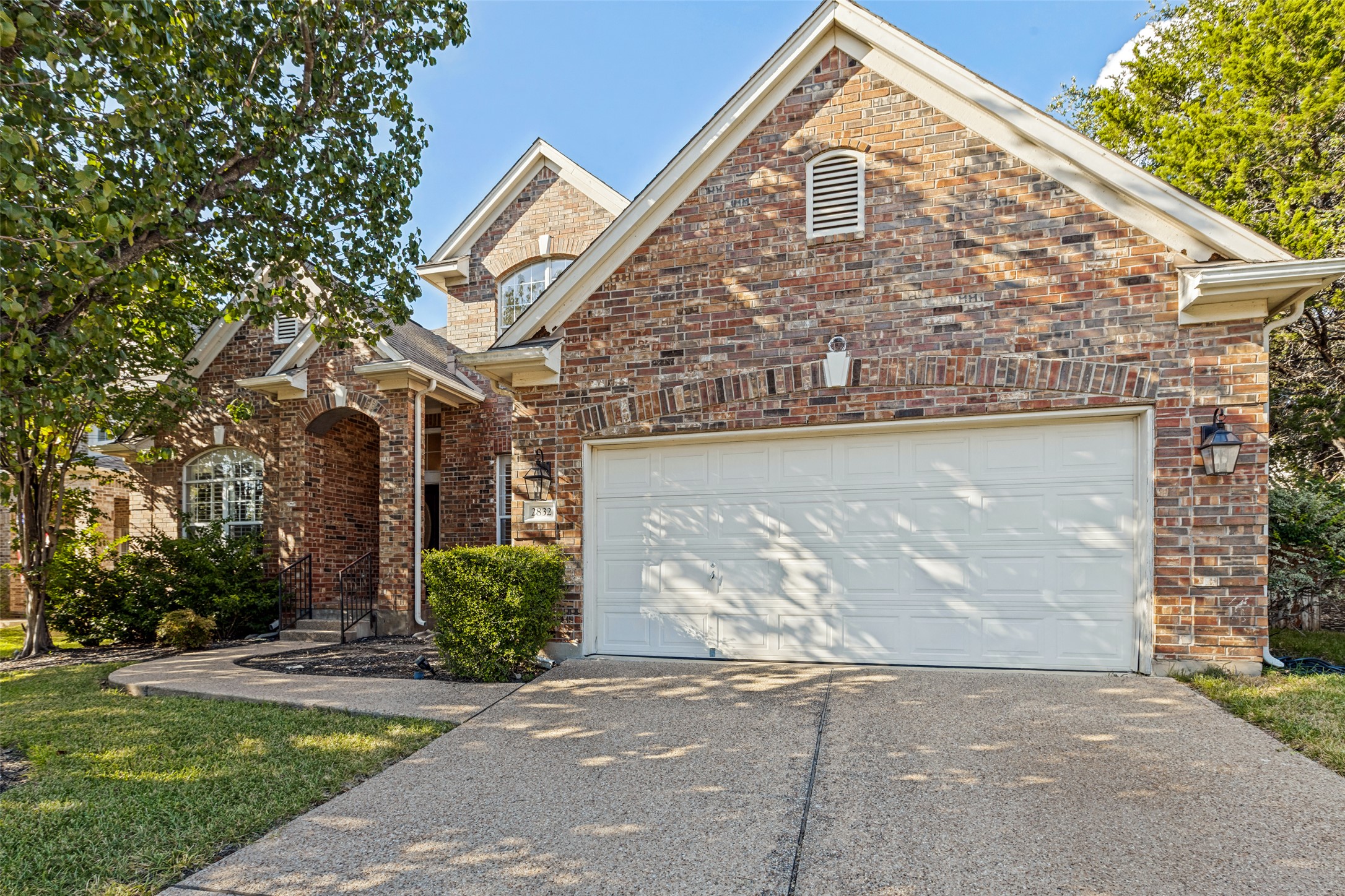 2832 Grimes Ranch Road, Austin TX 78732 — photo 2