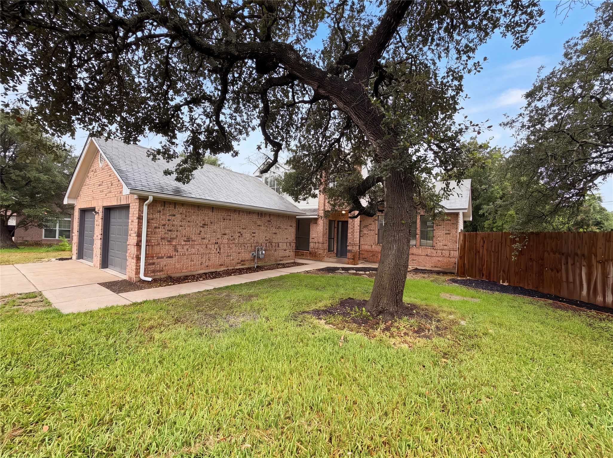 1517 River Oak Dr — photo