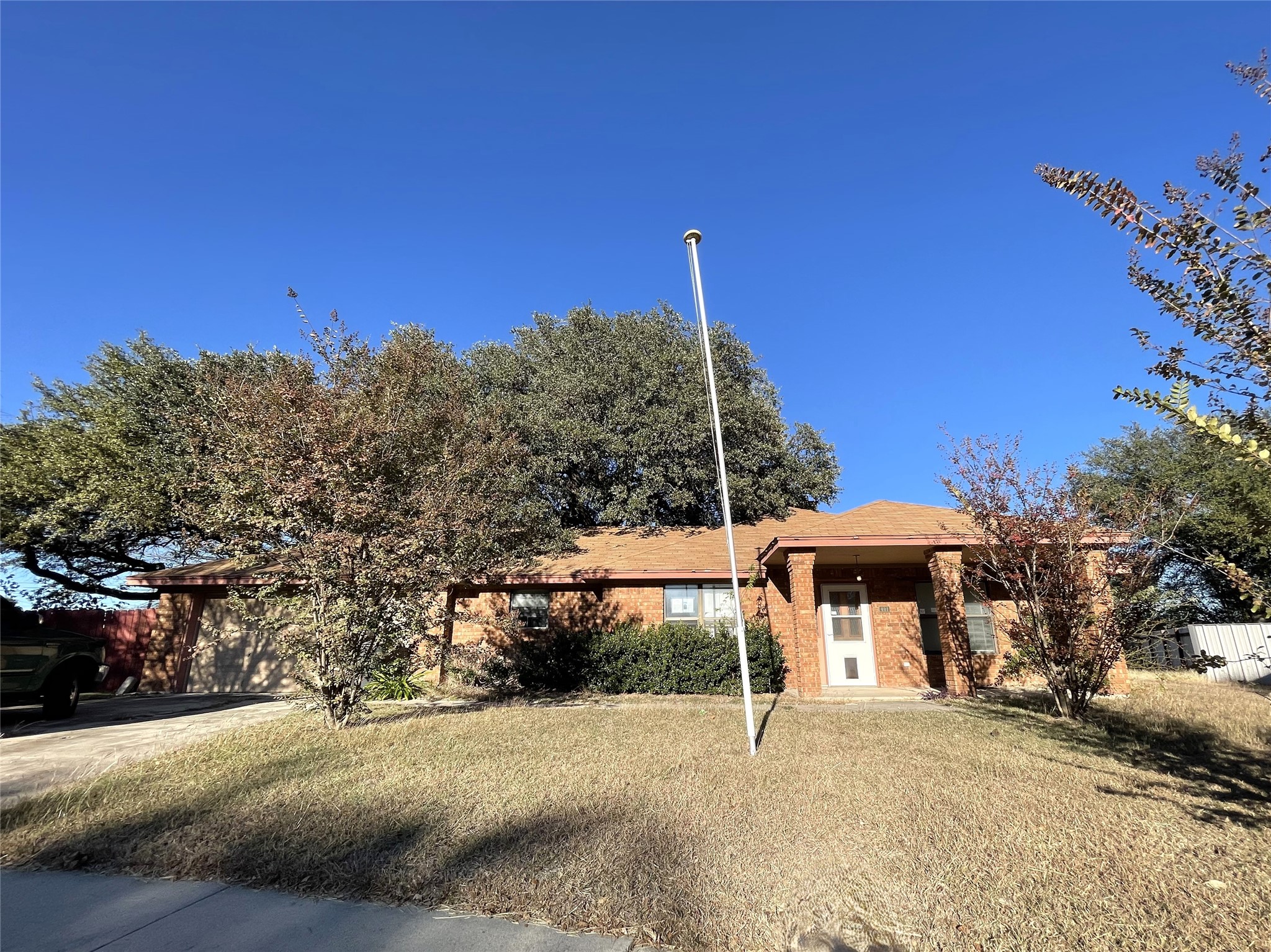 401 Highridge CV — photo